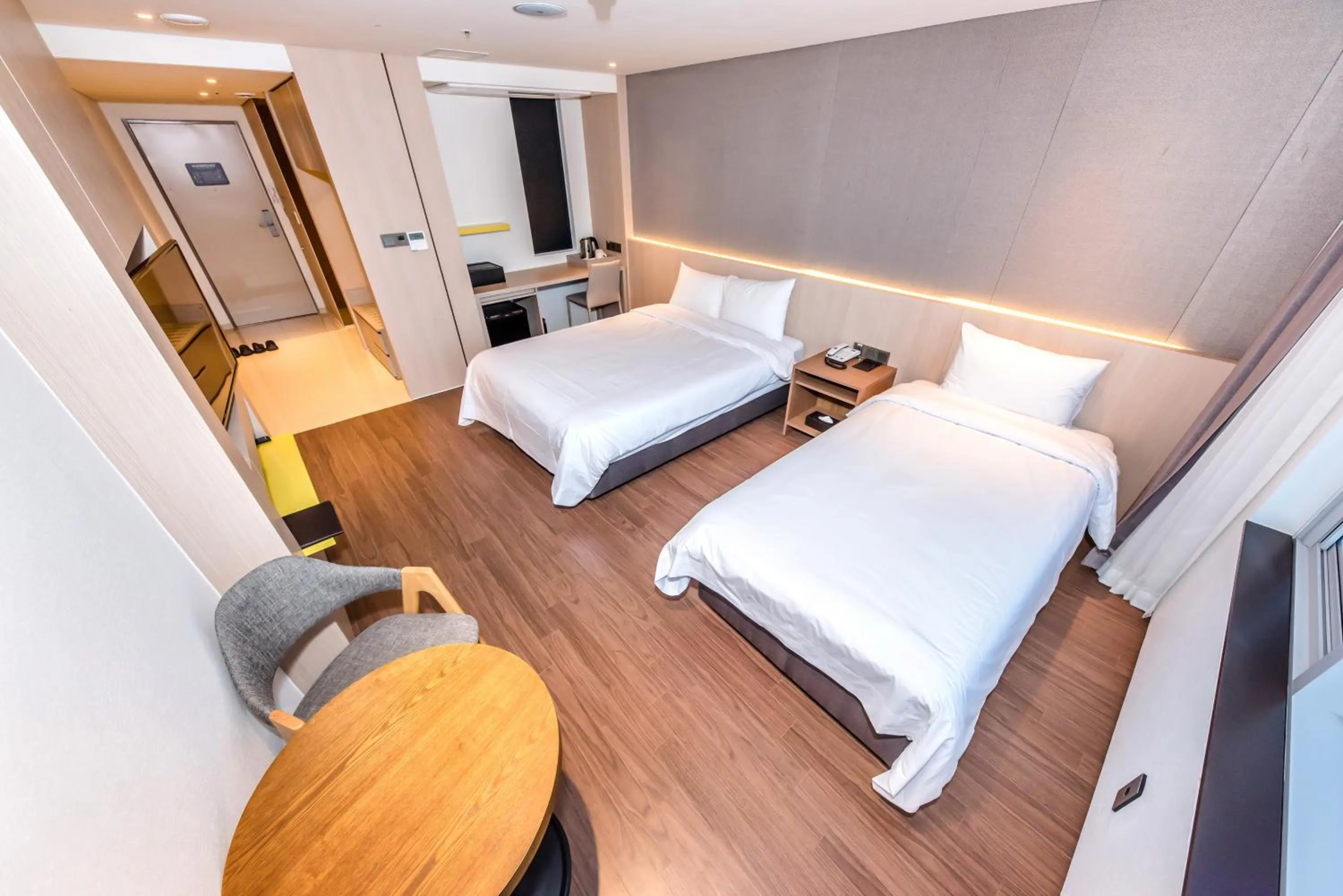 Deluxe Twin Room in The First70 Hotel