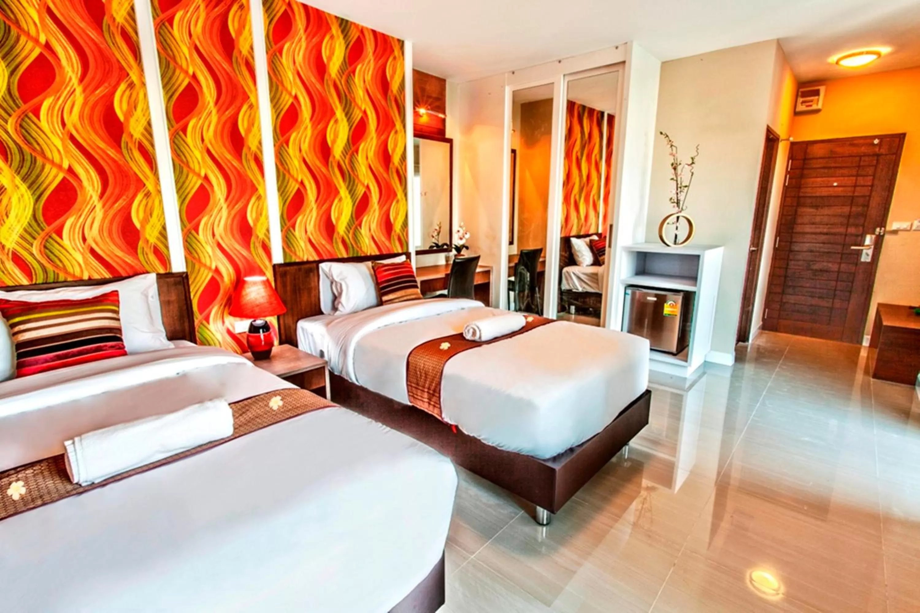 Deluxe Twin Room in The Aim Sathorn Hotel