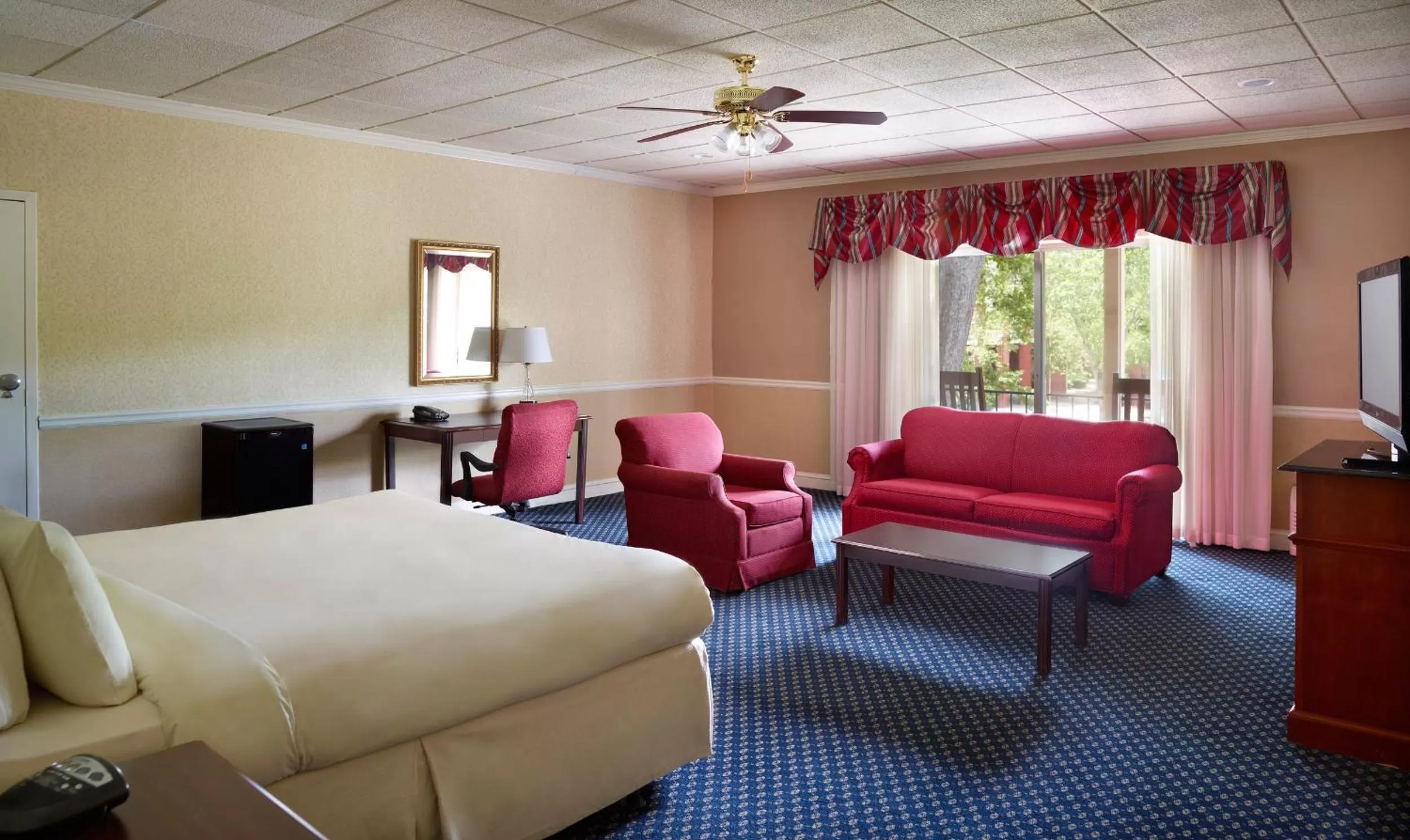 King Room - Disability Access in The Inn at Stone Mountain Park