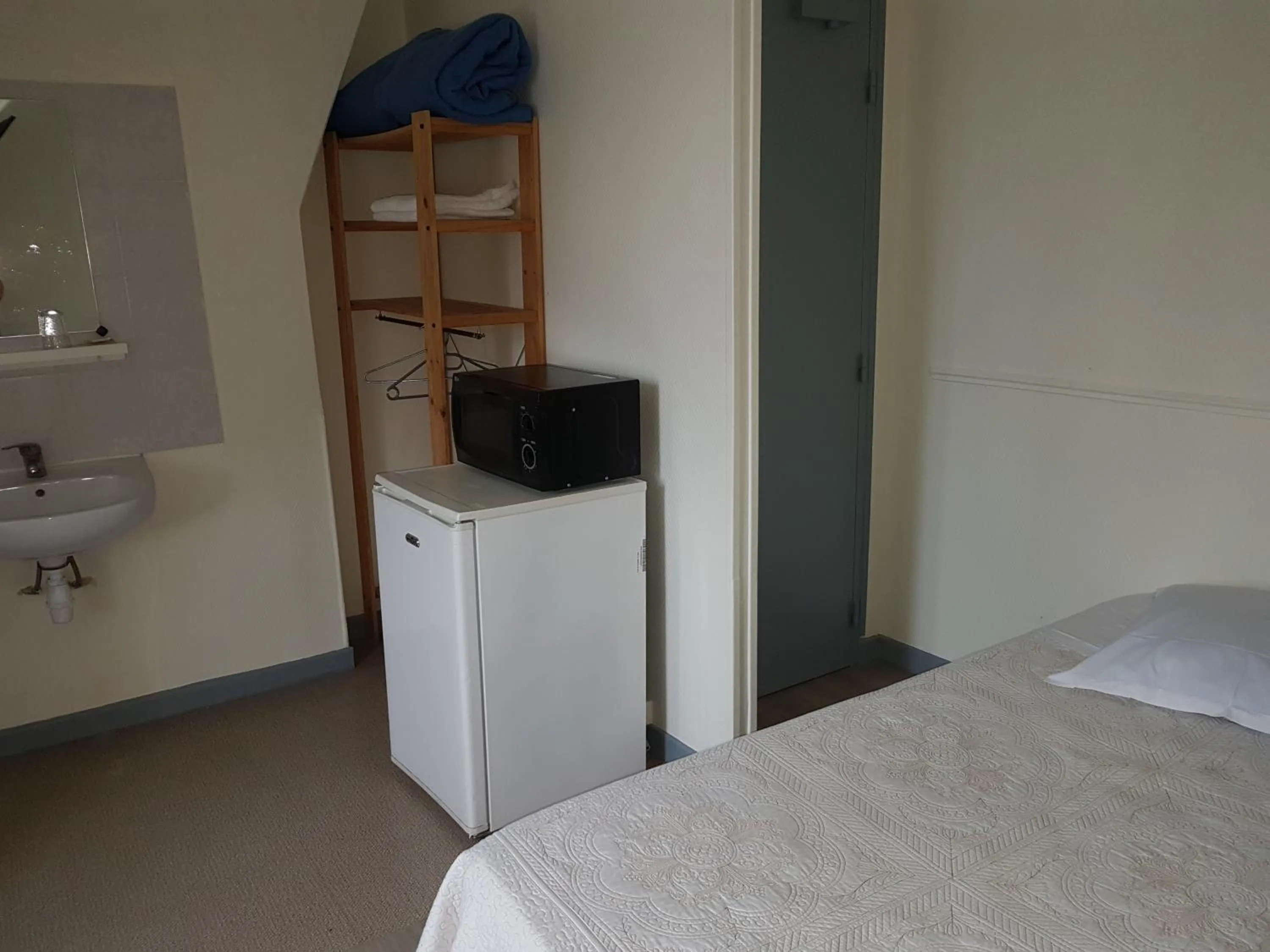 Twin Room with Shared Bathroom in Au Royal Mad