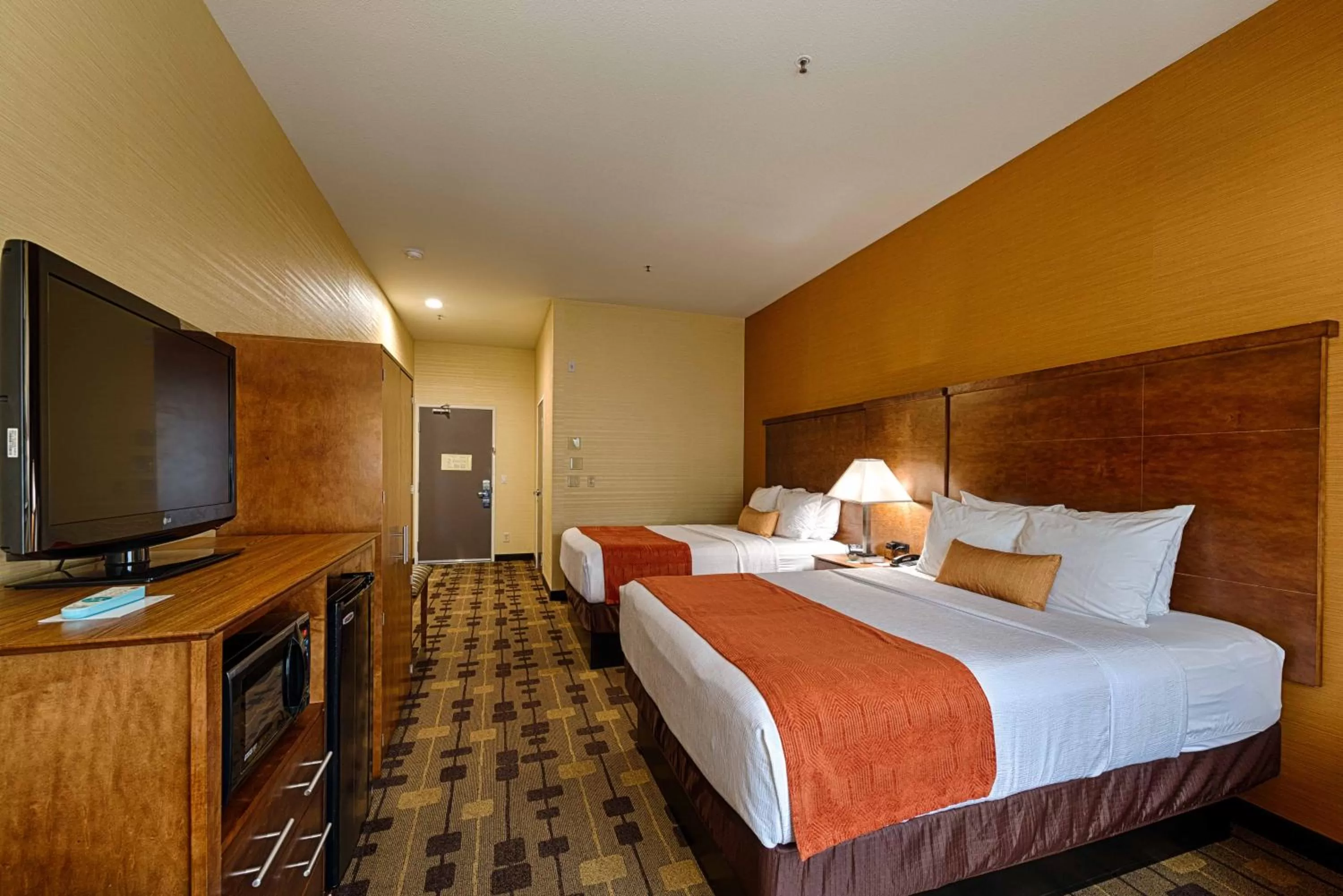 Queen Room with Two Queen Beds and Roll In Shower - Disability Access in Best Western Plus Delta Inn & Suites
