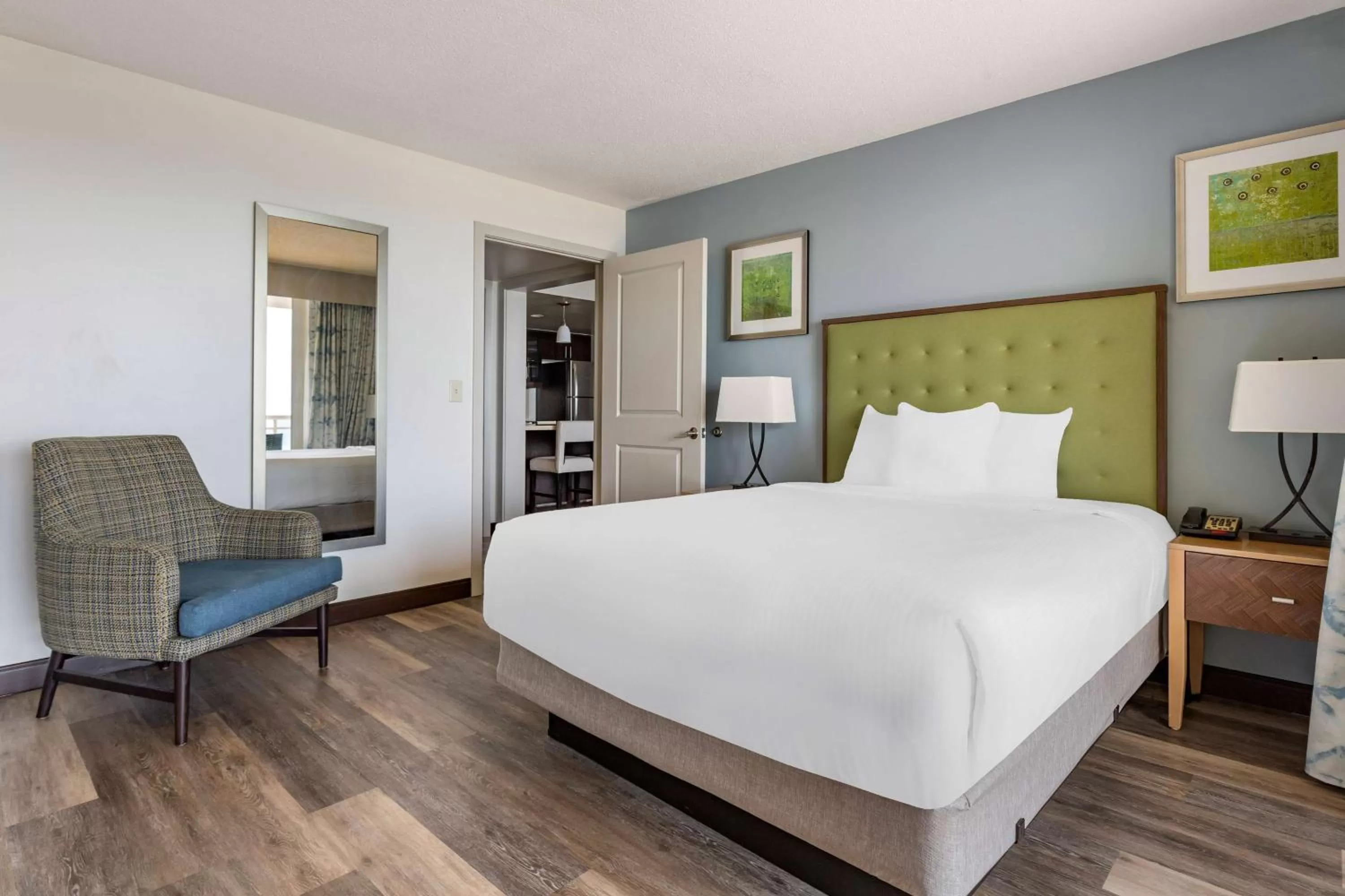 One-Bedroom King Suite with Ocean View - Hearing Accessible in Hilton Vacation Club Oceanaire Virginia Beach