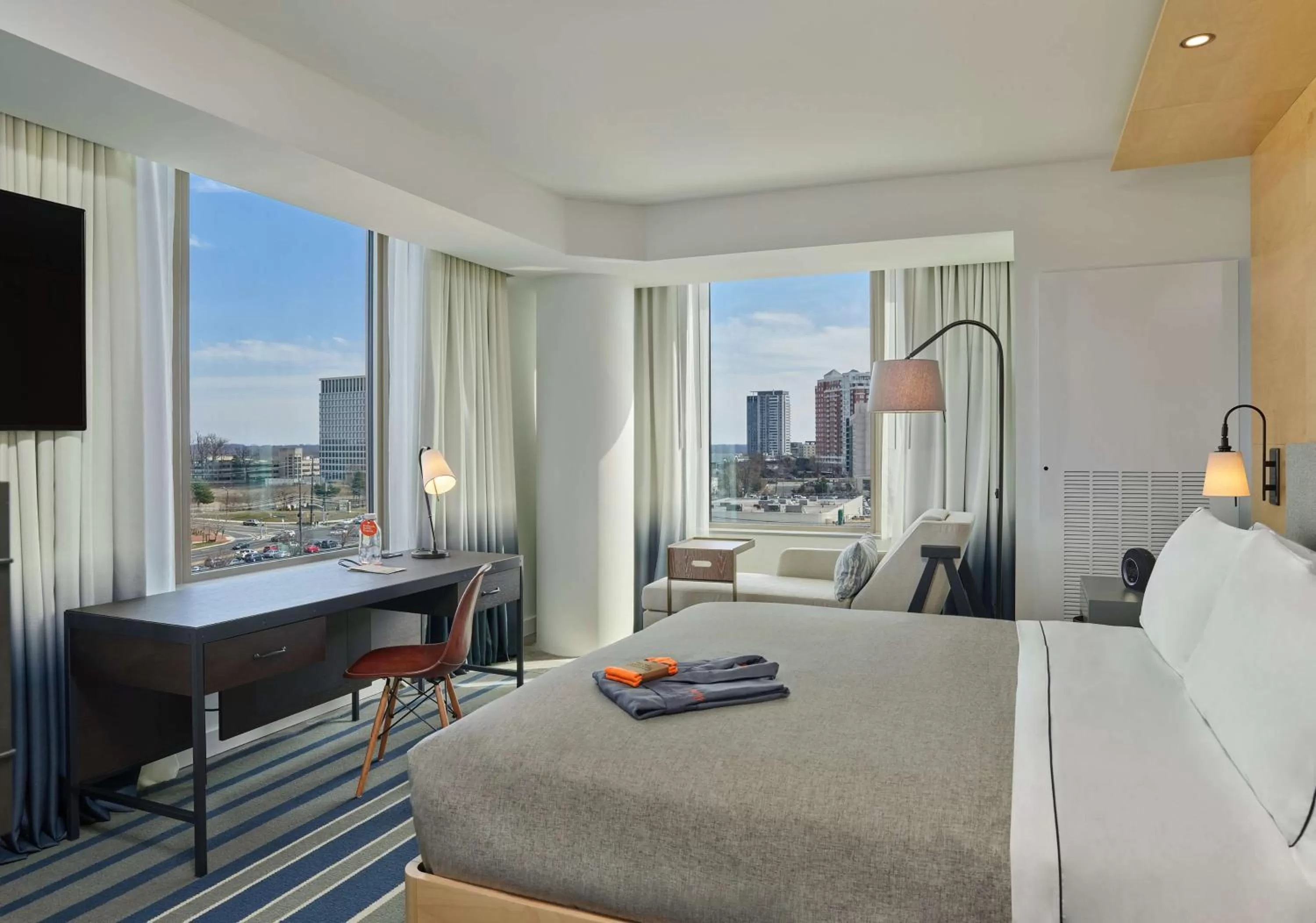 Premium Corner King Room with City View in Canopy By Hilton Washington DC Bethesda North