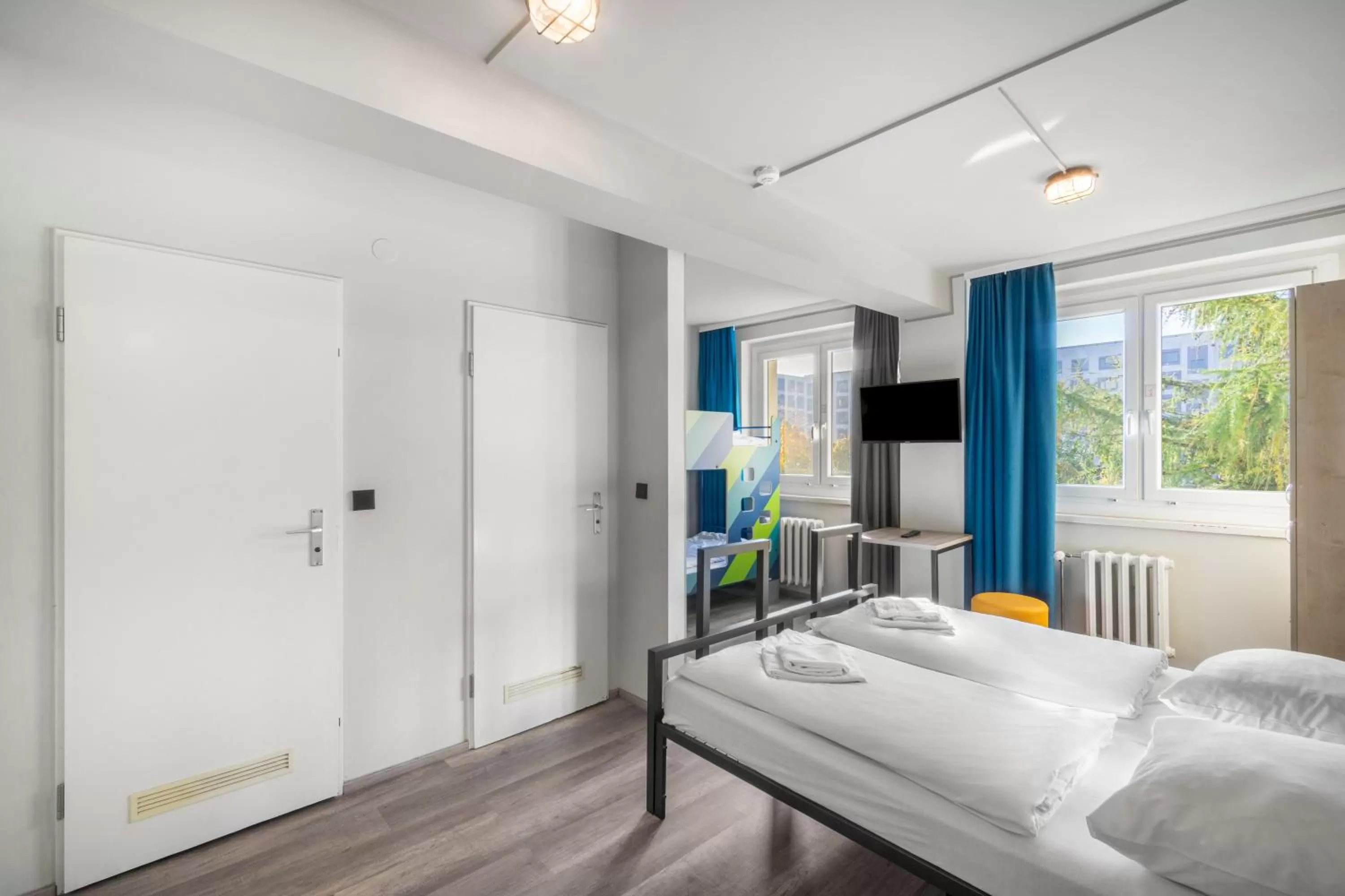 Triple Room in a&o Dresden Hauptbahnhof