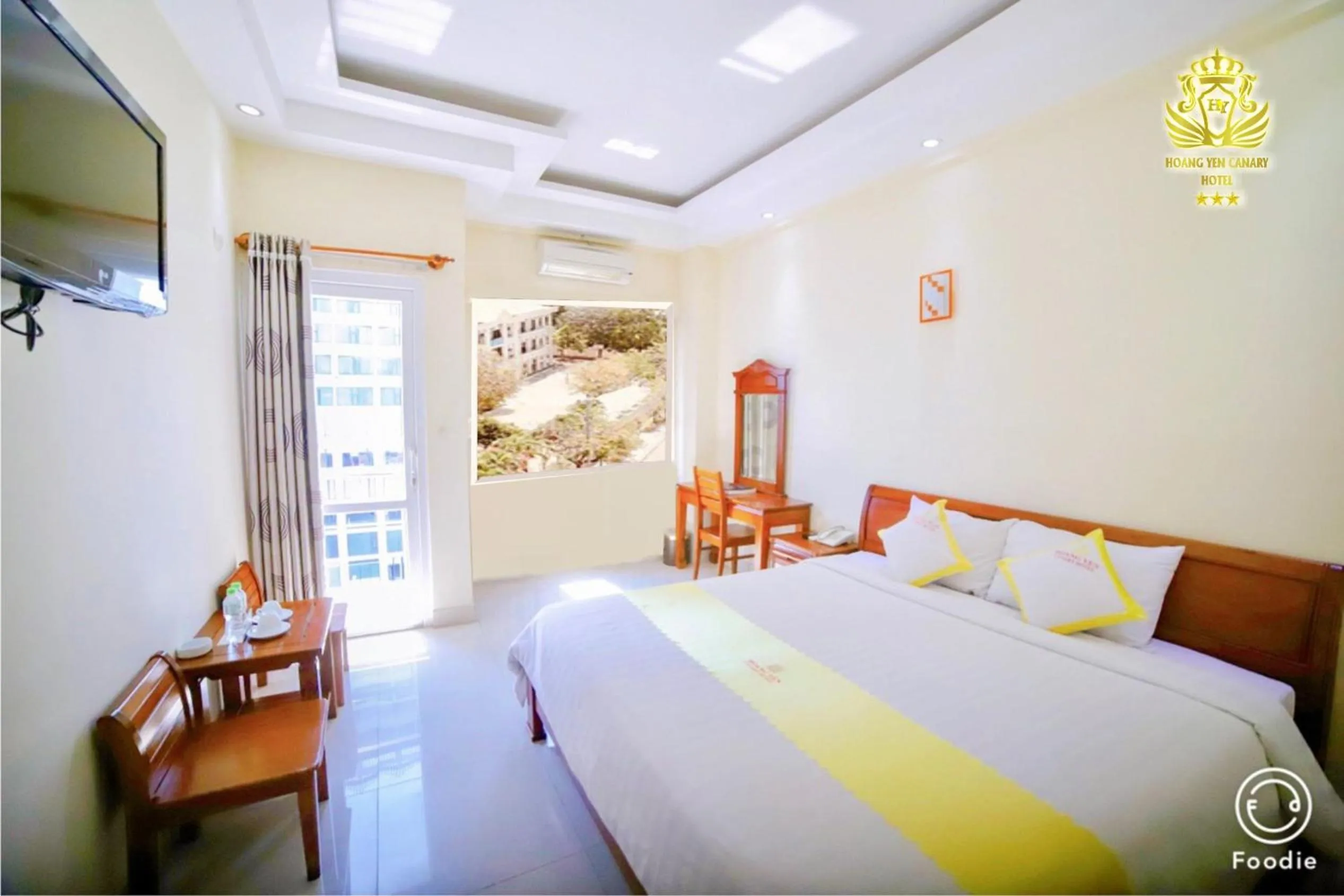 Deluxe Double Room in Hoang Yen Canary Hotel