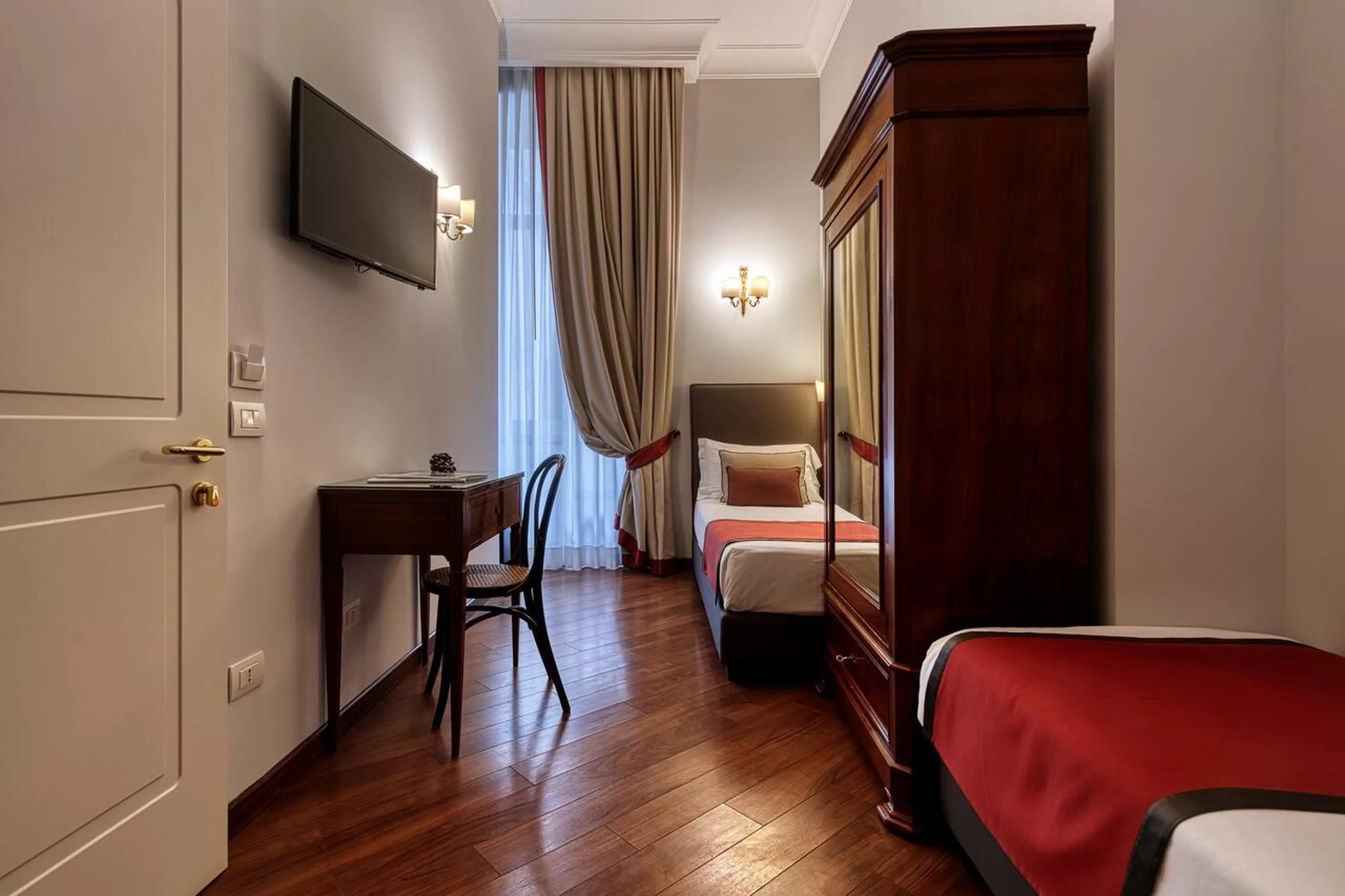 Economy Twin Room in Decumani Hotel De Charme