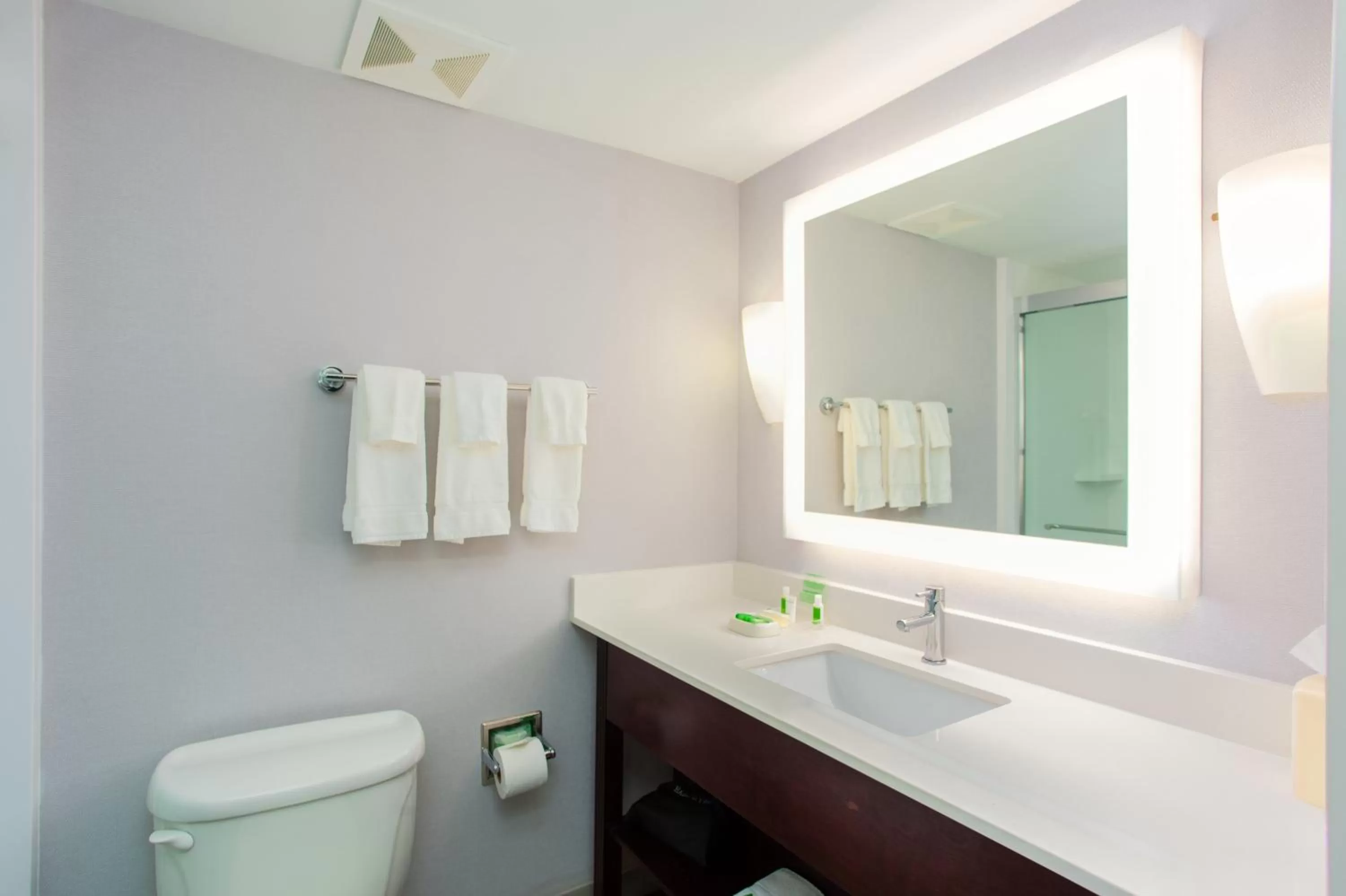 Standard Queen Room with Two Queen Beds in Holiday Inn Hotel & Suites Tallahassee Conference Center North by IHG