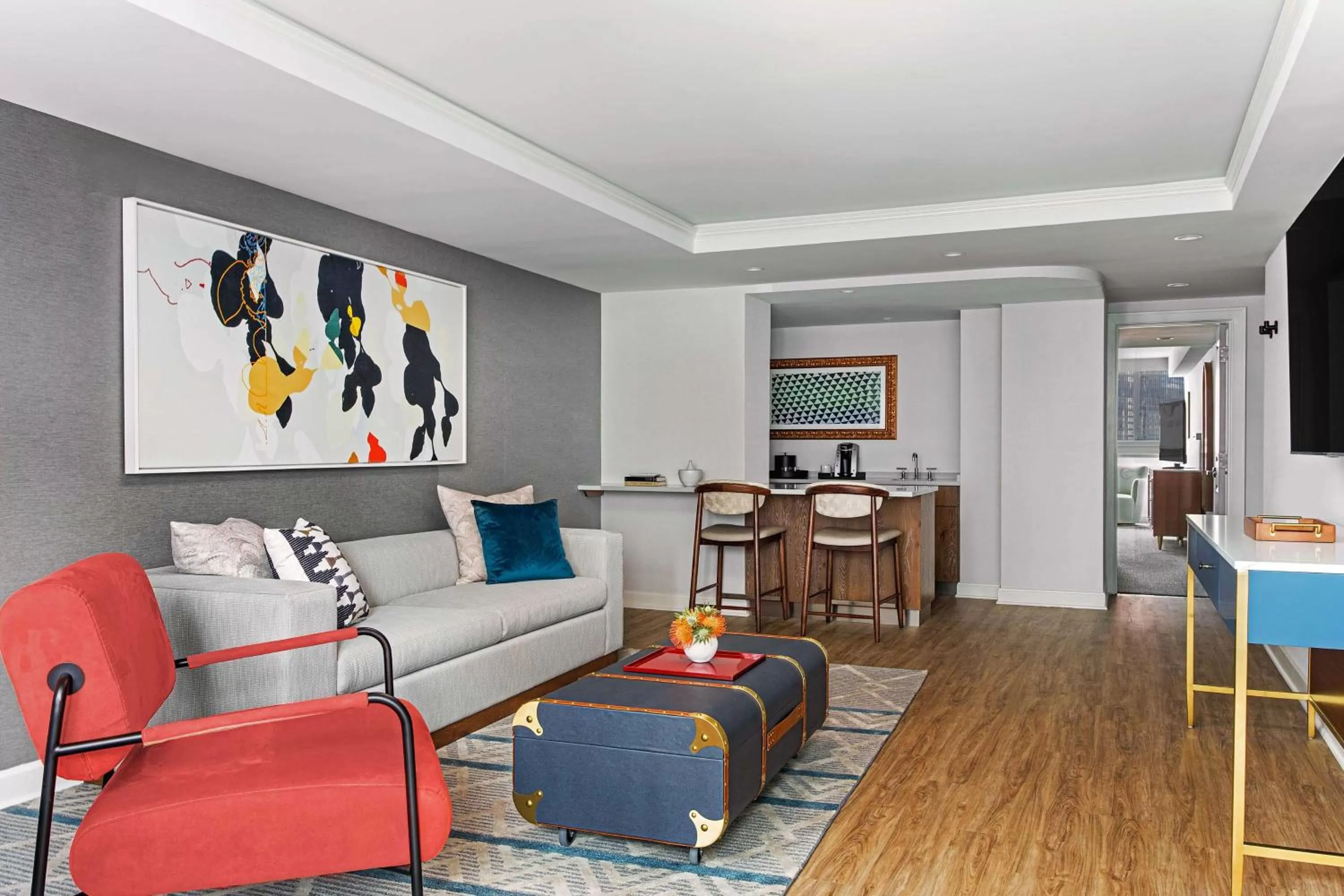 One-Bedroom Royal Suite in The Royal Sonesta Chicago Downtown
