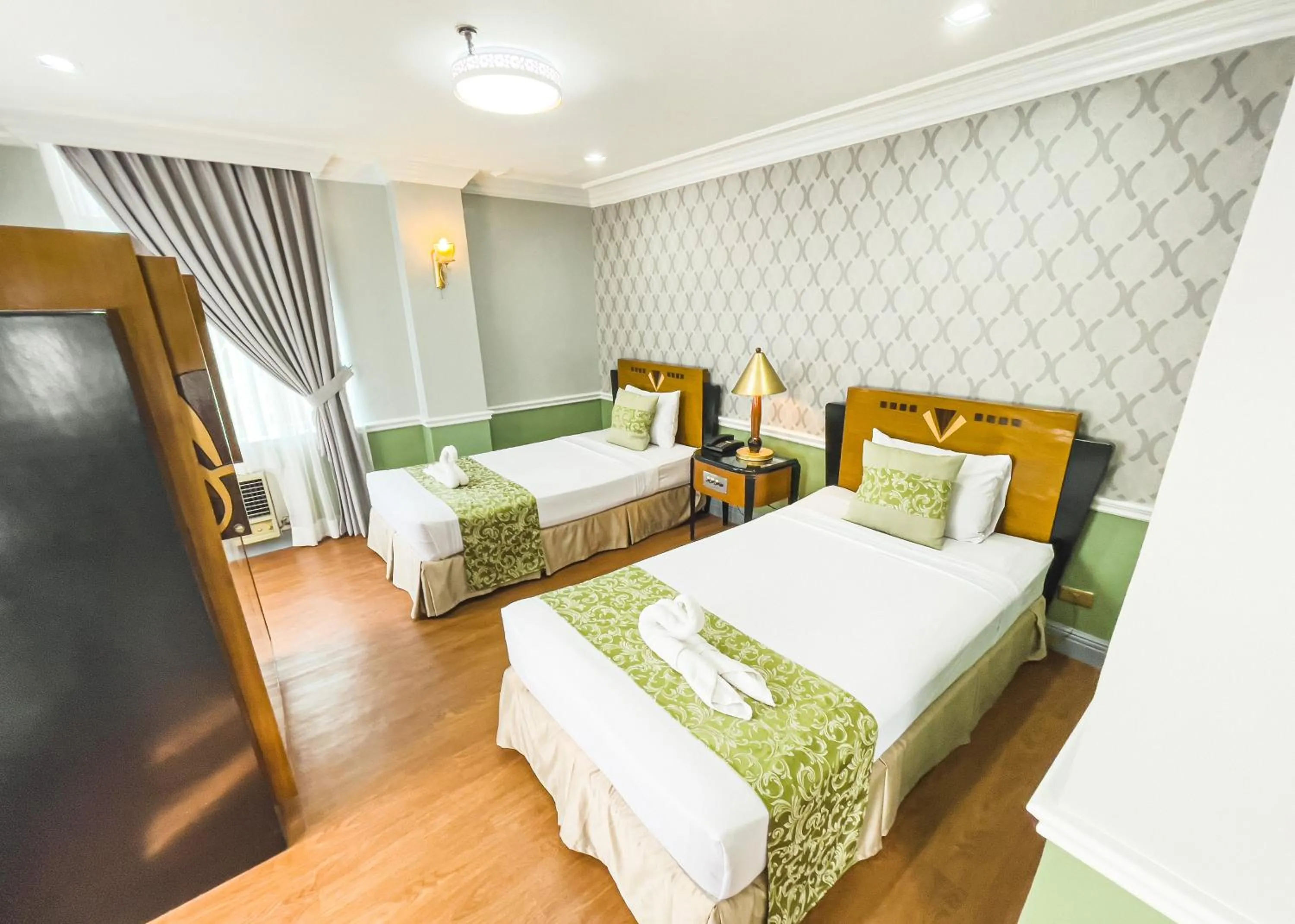 Superior Twin Room in Miramar Hotel