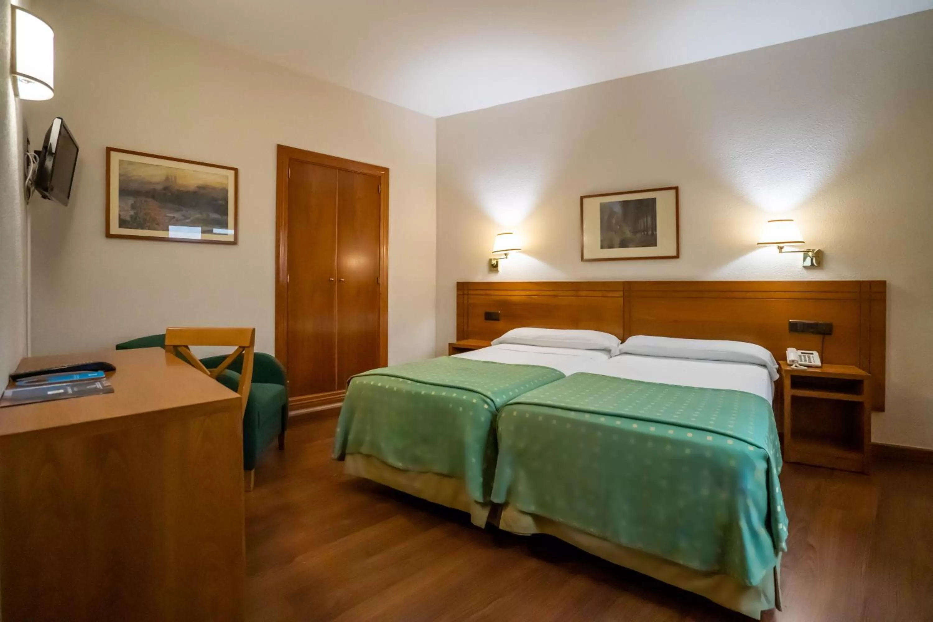 Double or Twin Room in YIT Conquista de Toledo