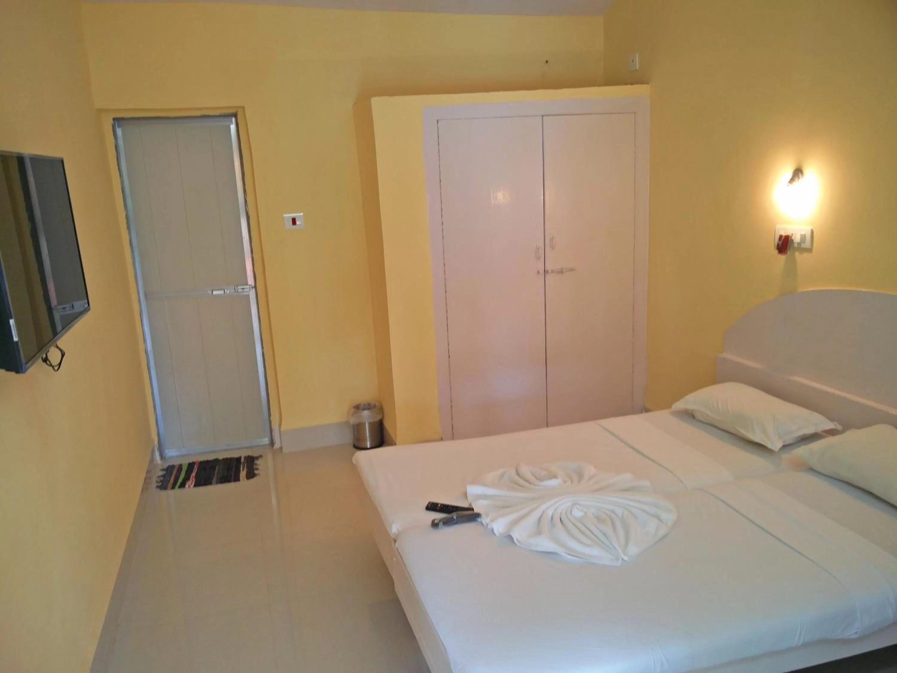 Standard Double Room with Fan in Williams Beach Retreat