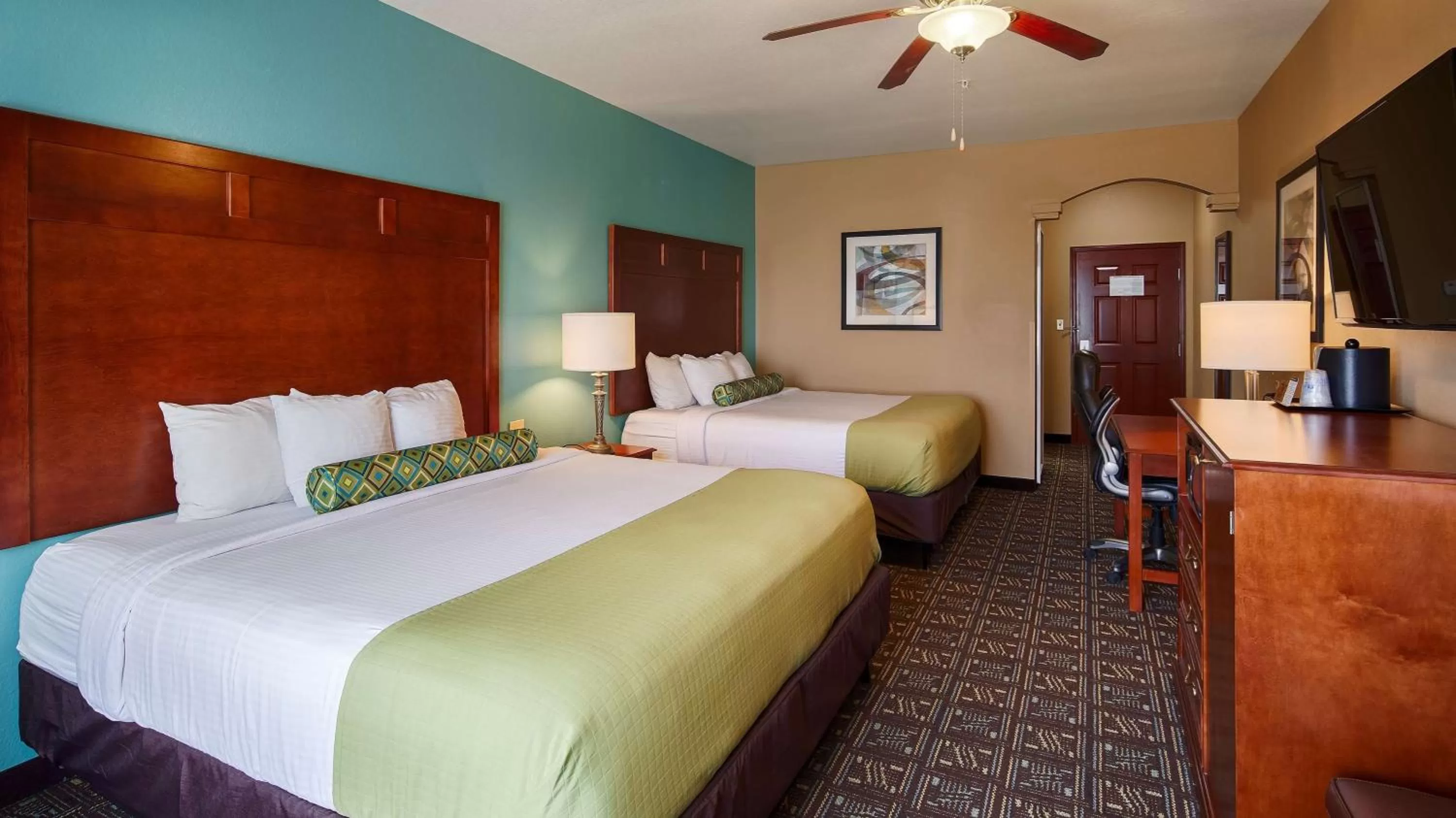 King Room with Two King Beds in Best Western Plus Monahans Inn and Suites