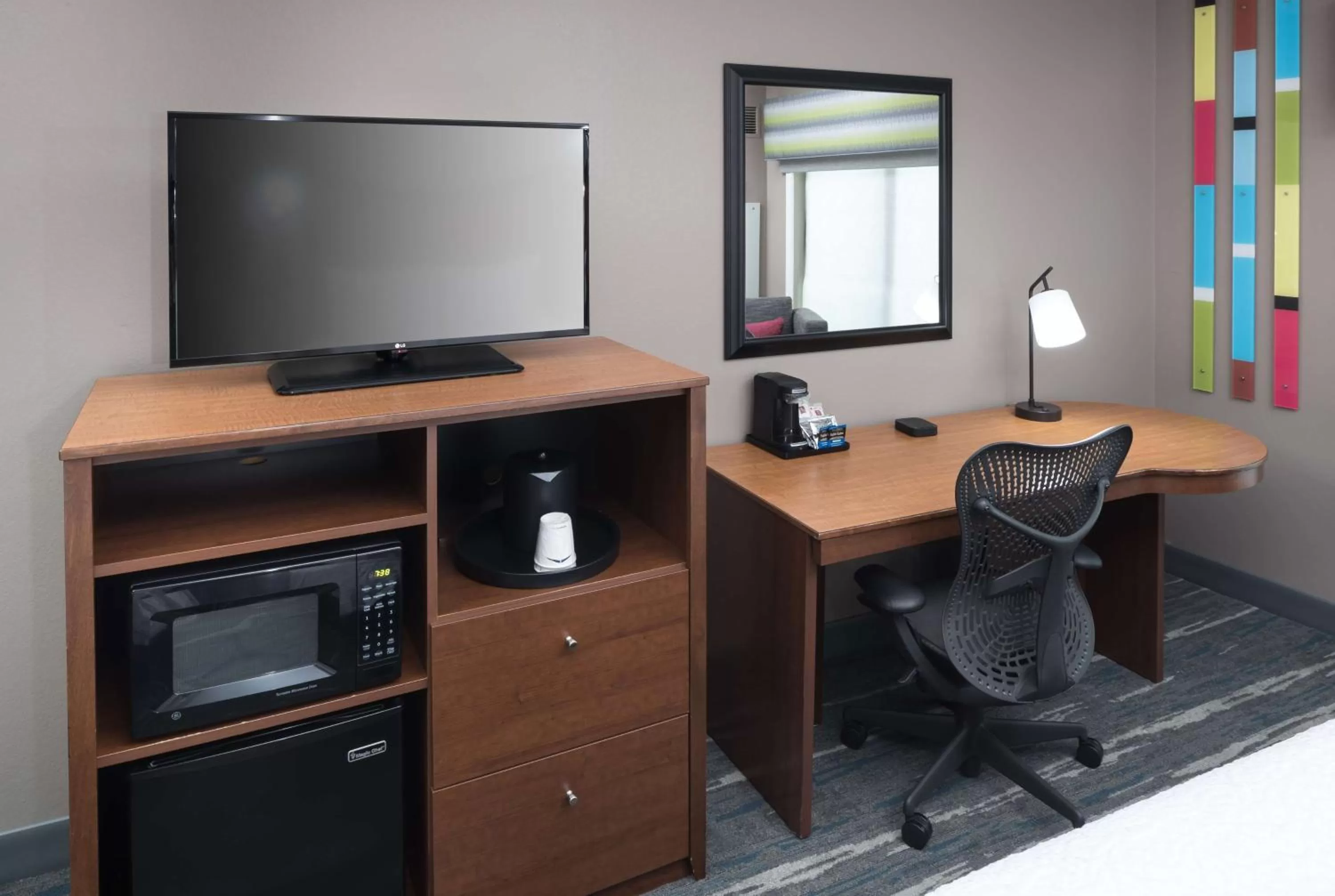 Queen Room with Two Queen Beds - Mobility and Hearing Access/Non-Smoking in Hampton Inn & Suites Chicago North Shore