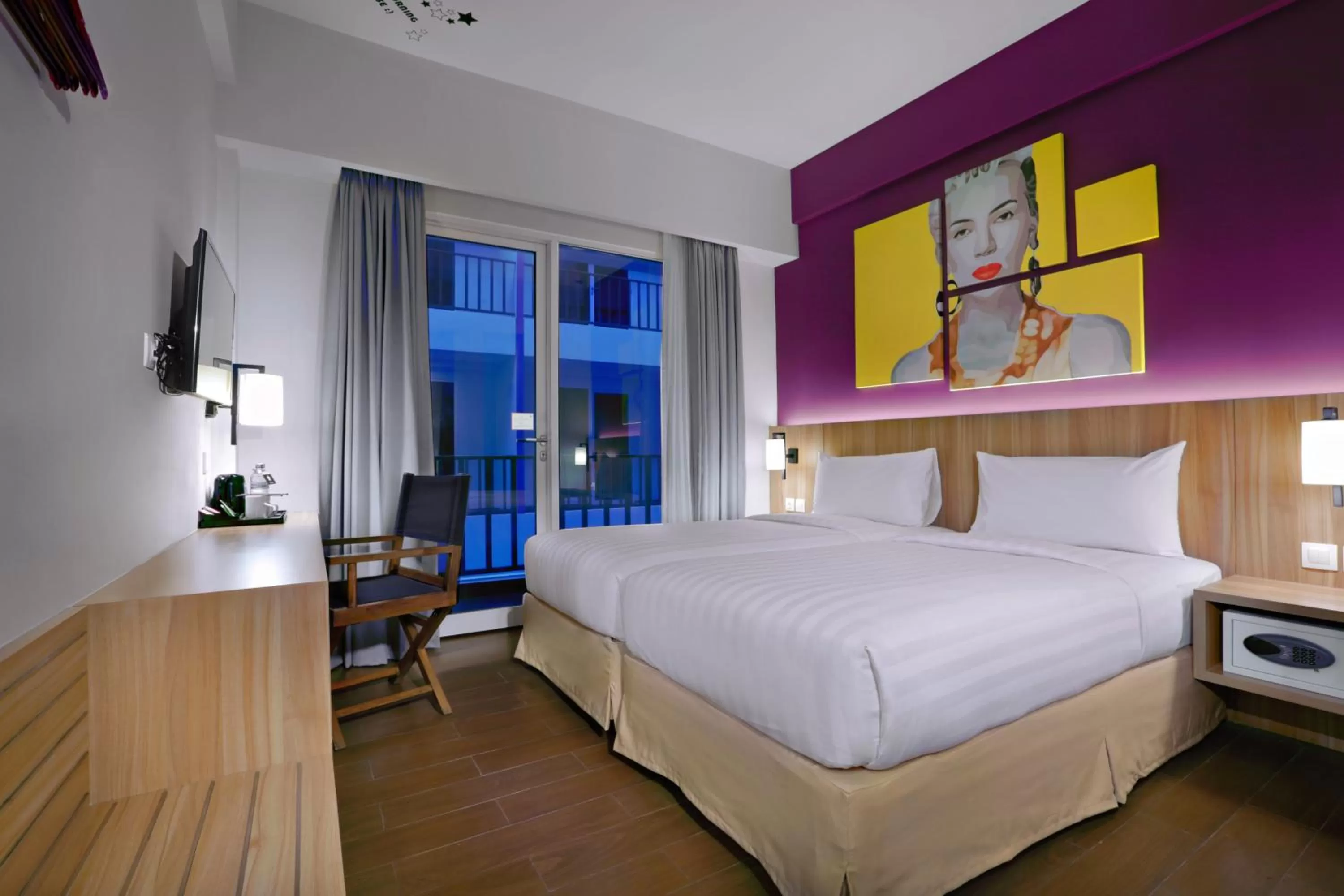 Superior Twin Room in Fame Hotel Sunset Road