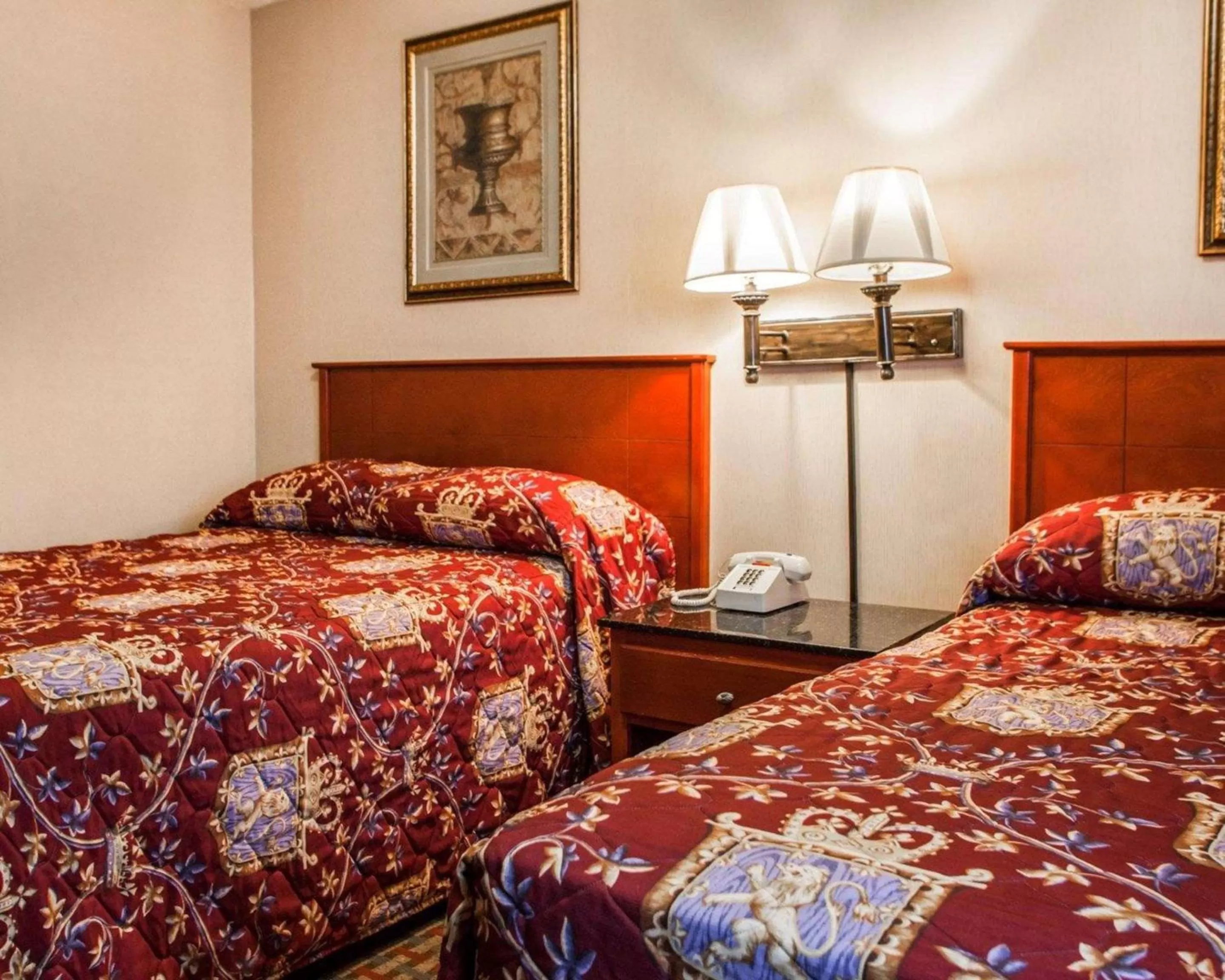 Standard 2 Double Room - Non Smoking in Rodeway Inn Paterson Great Falls Park Area