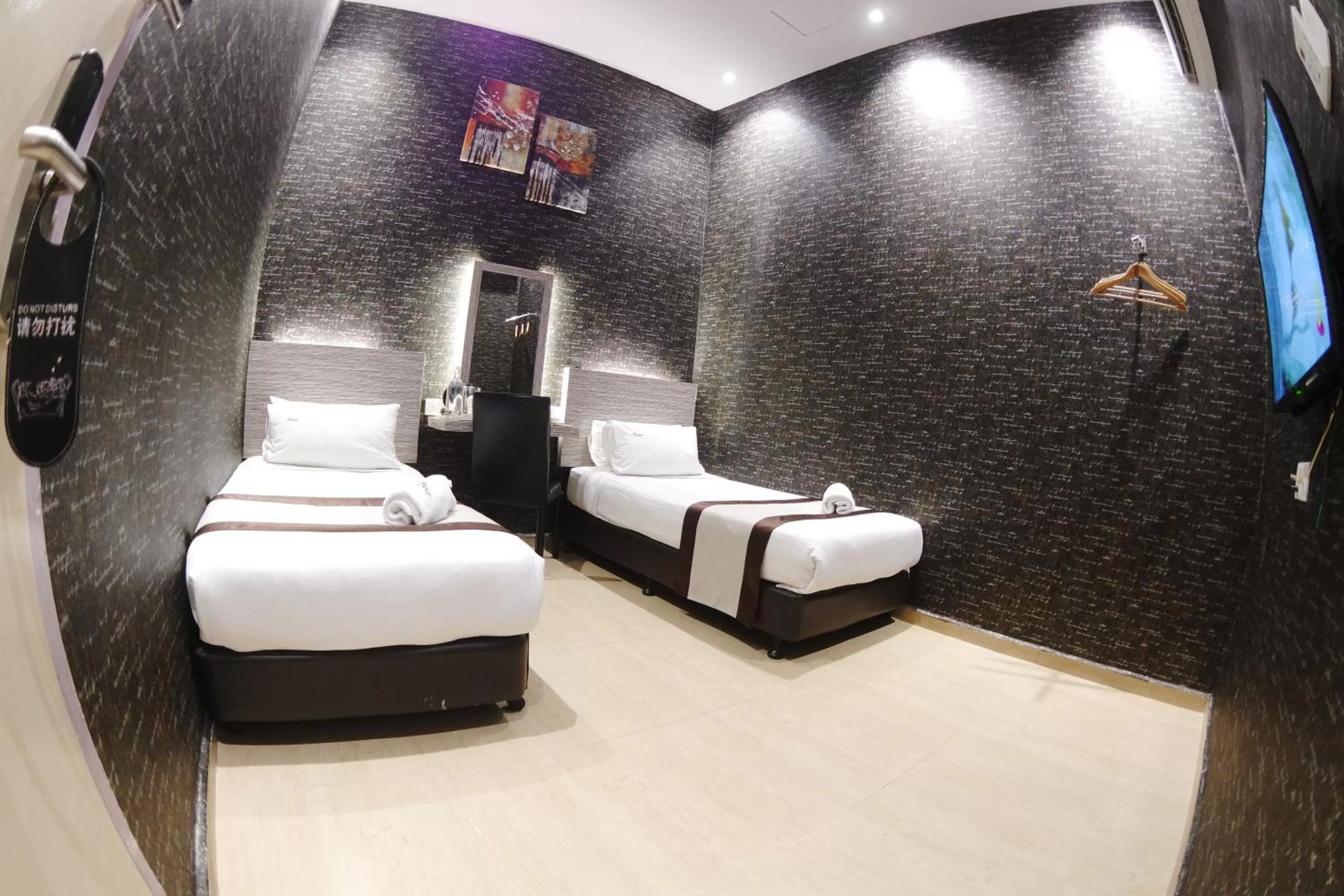 Superior Twin Room in Here Hotel