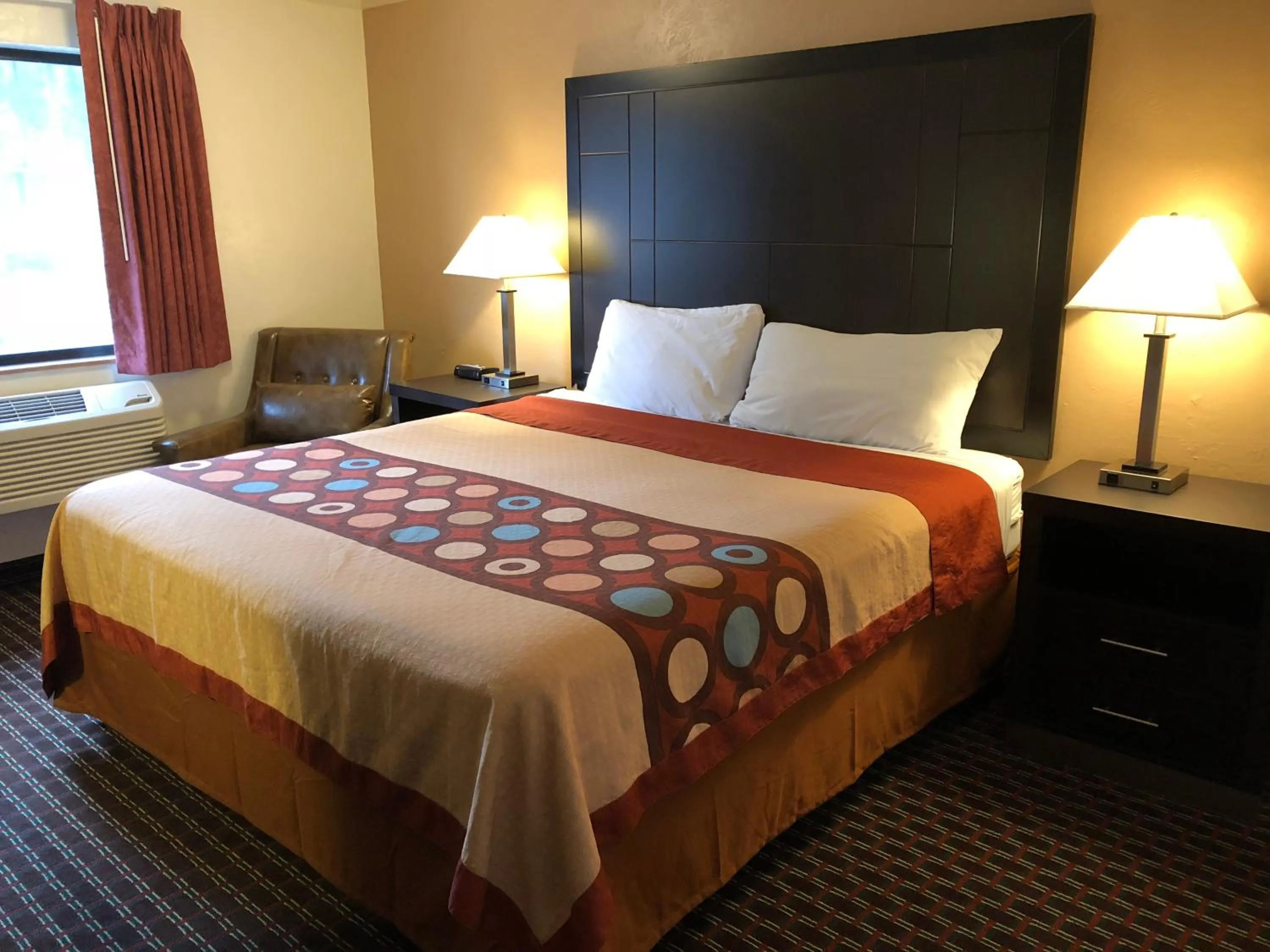 King Room- Non-Smoking in Super 8 by Wyndham Lacey Olympia Area