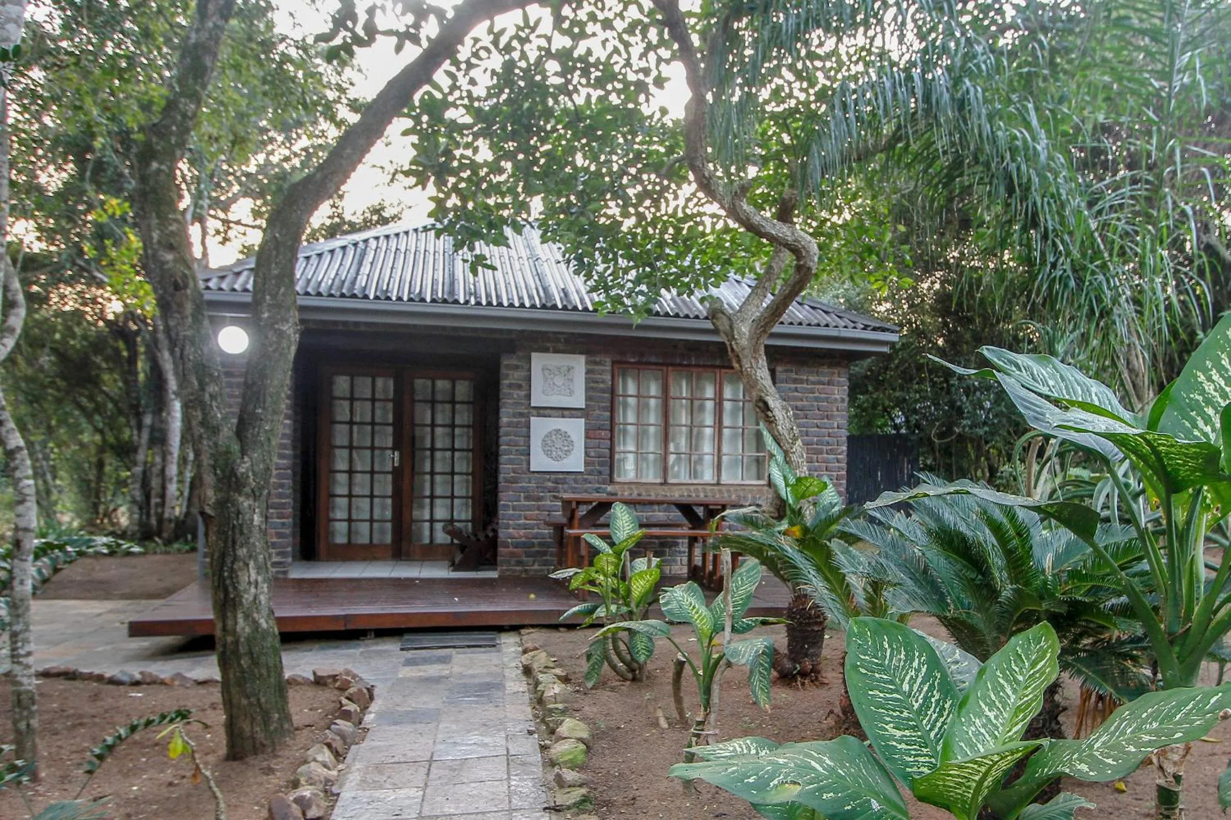 One-Bedroom Chalet - single occupancy in Ezulwini Game Lodge