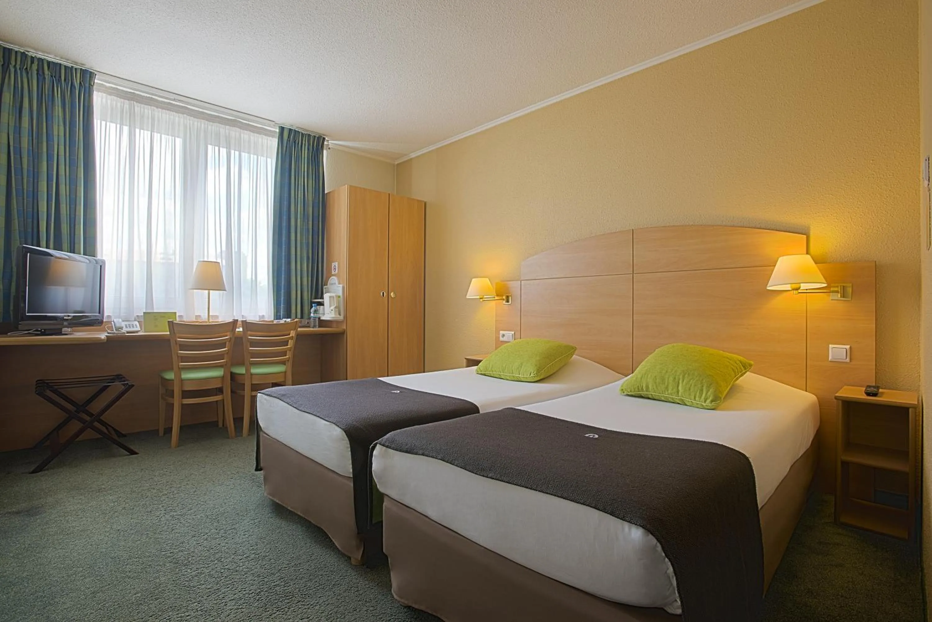 3 Single Beds in Campanile Lublin