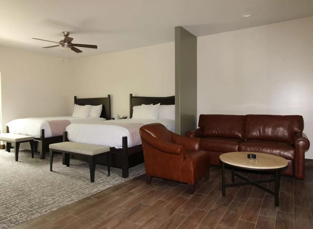 Deluxe Double Room with Balcony in Mount Princeton Hot Springs Resort