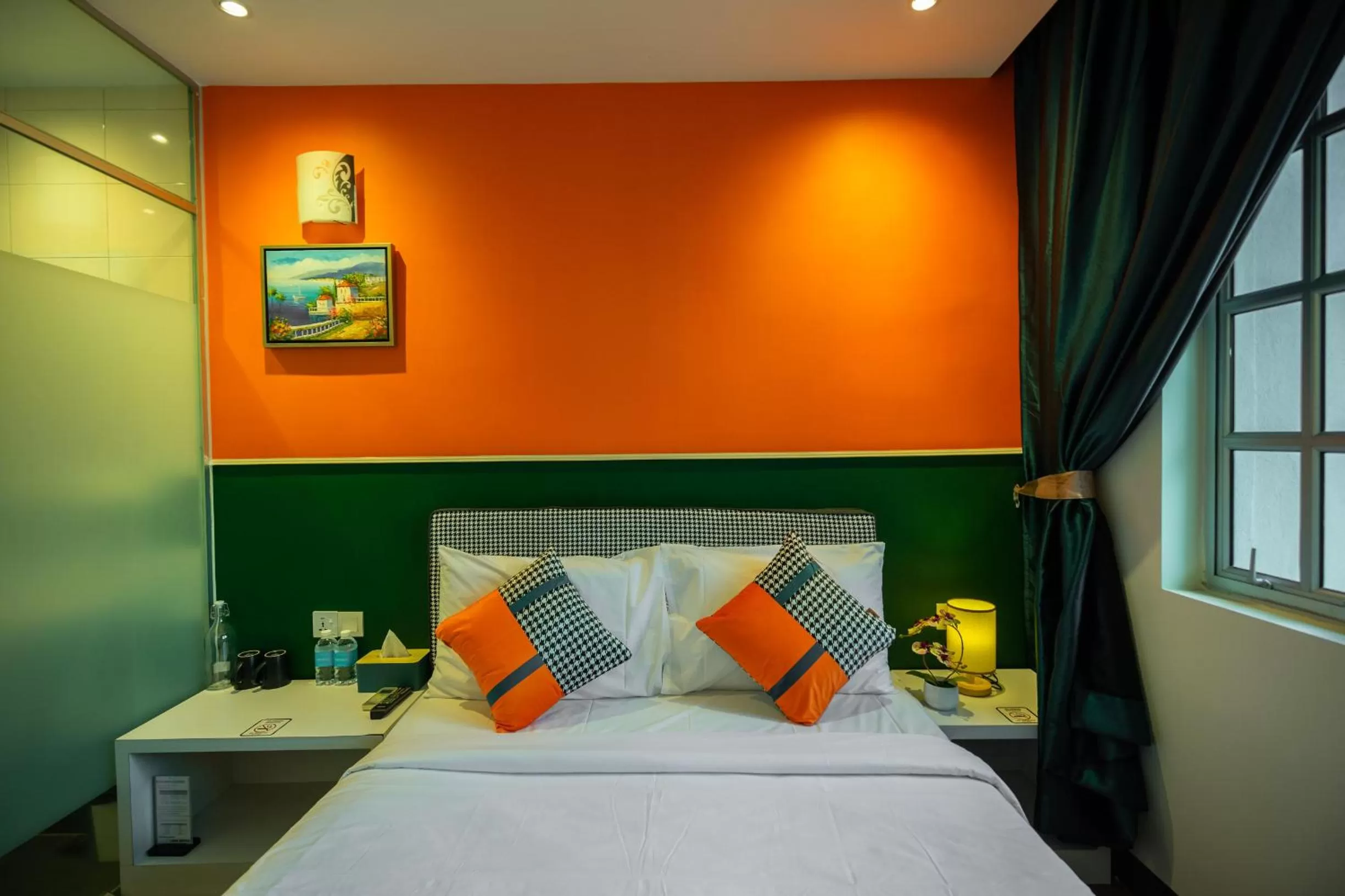 Deluxe Queen Room in Link Hotel