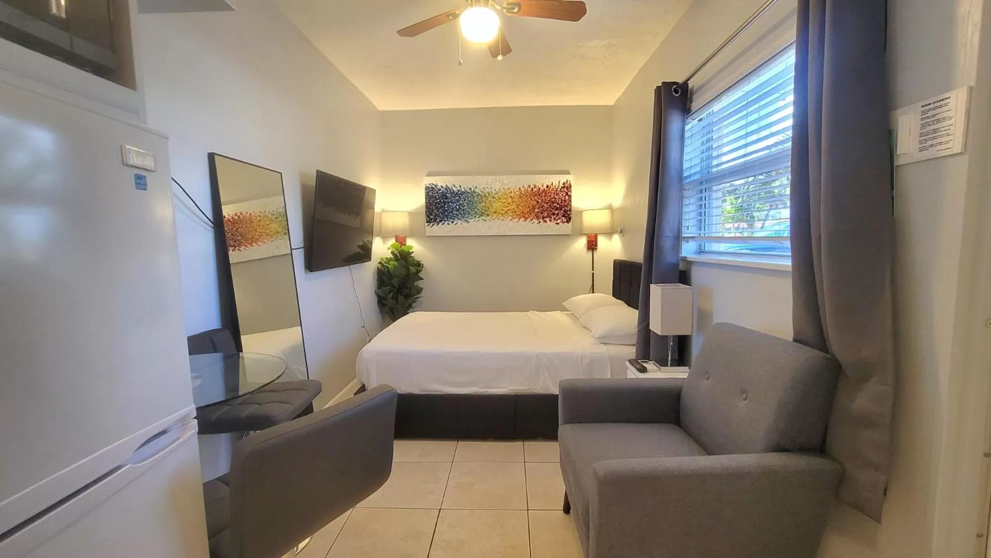 Queen Room - single occupancy in Barefoot mailman motel