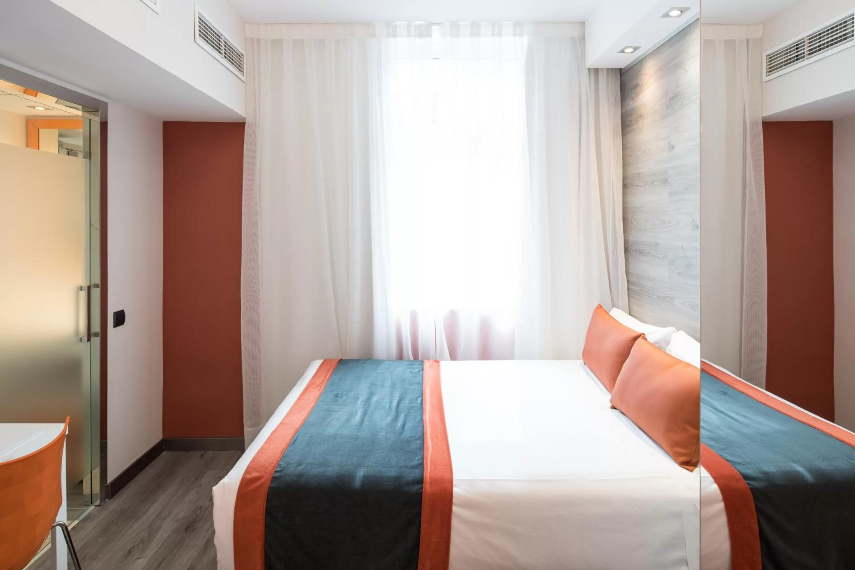 Single Room in Catalonia Mikado