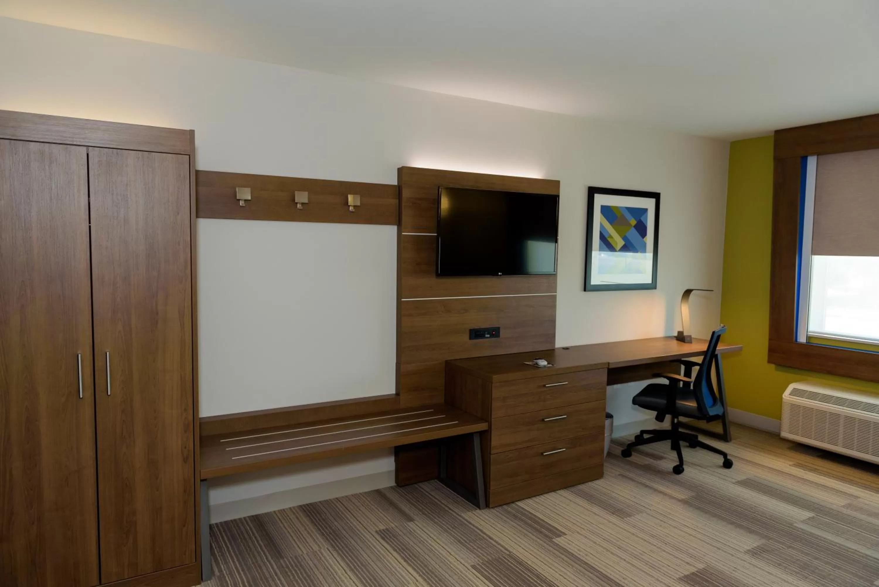 Twin Room with Mobility Accessible Trans Shower - Non-Smoking in Holiday Inn Express & Suites McKinney - Frisco East by IHG