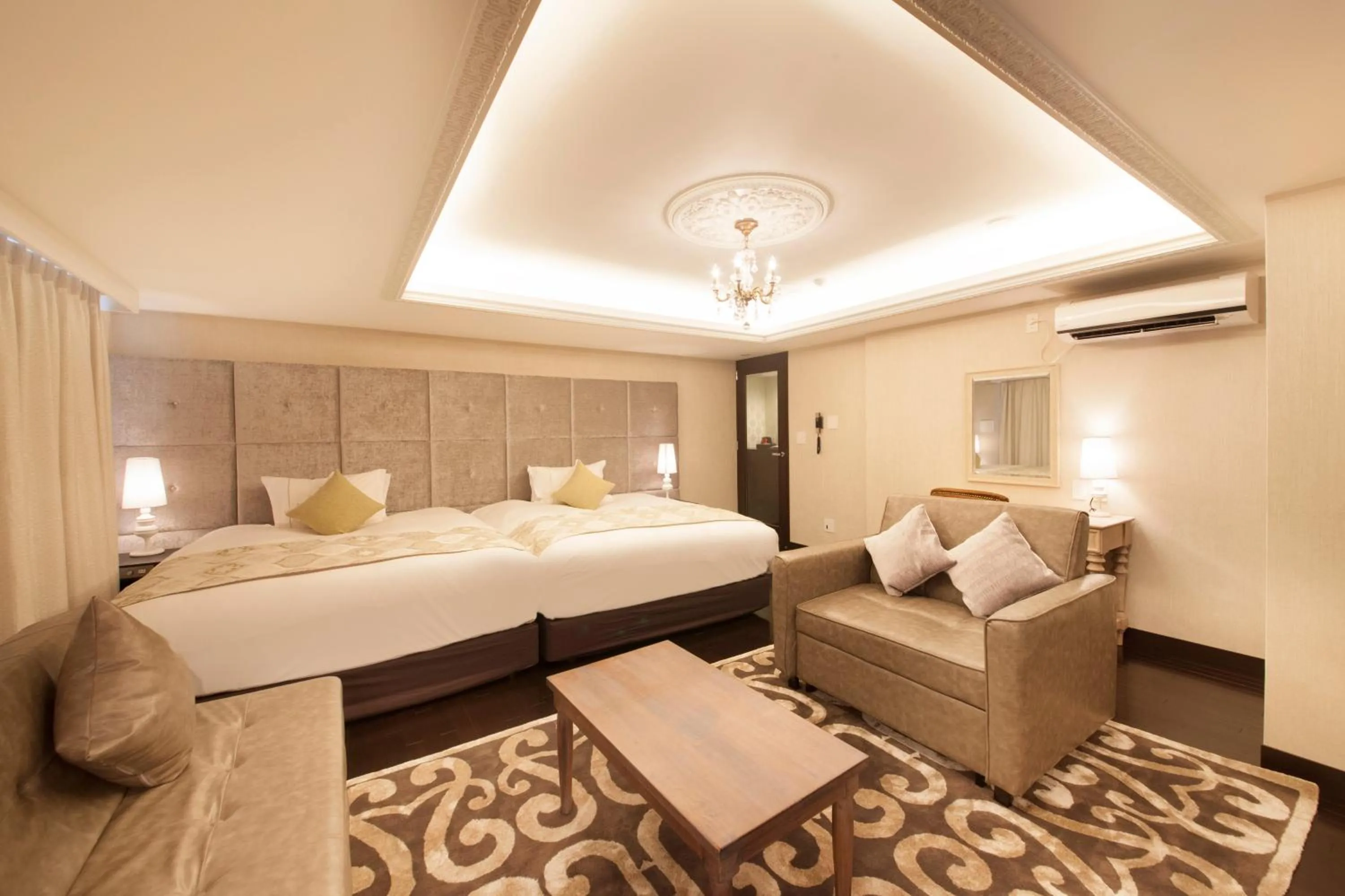 Luxury Corner Twin Room - Non-Smoking in The Centurion Classic Akasaka