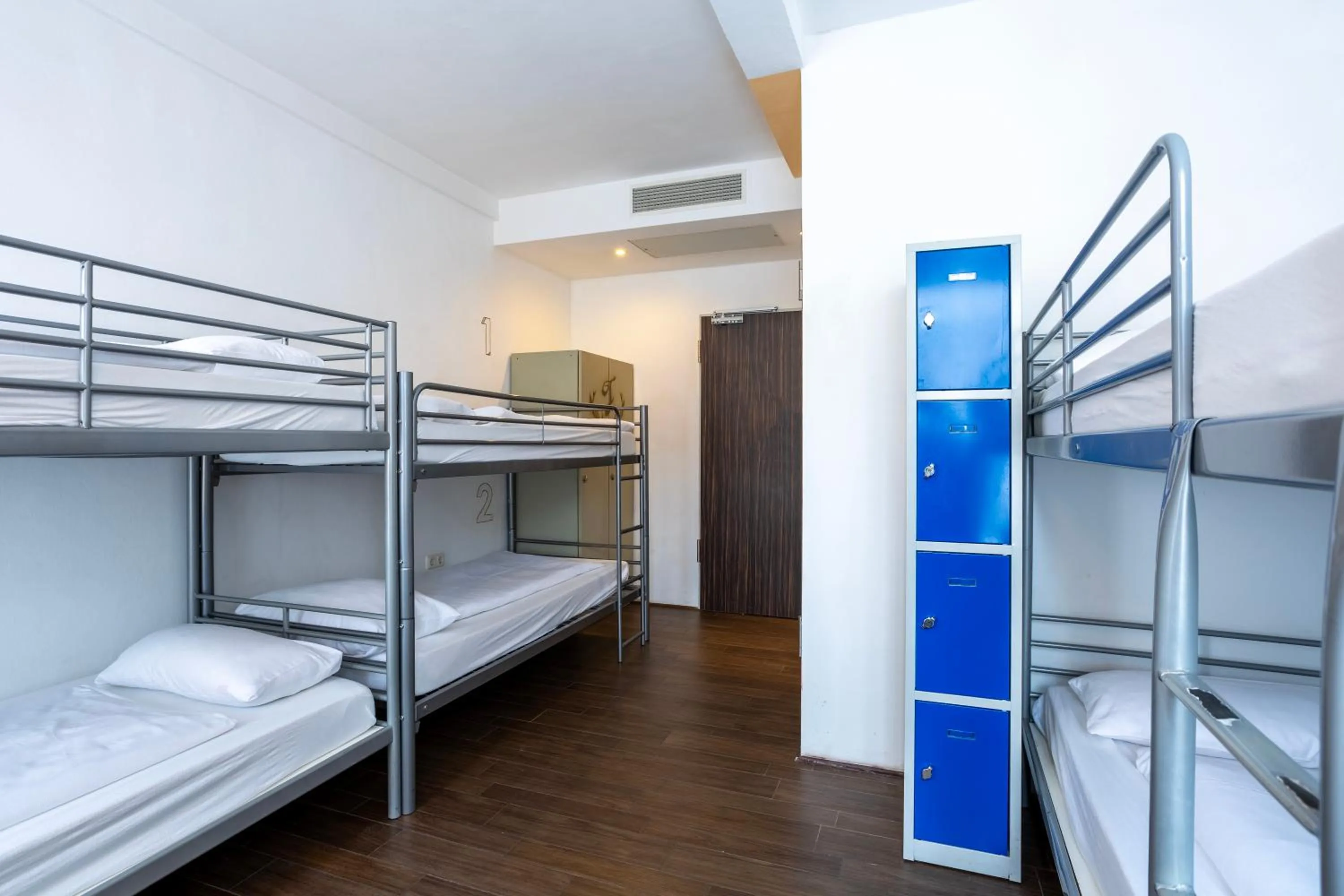 Six Bedroom in Jaeger´s Munich (Hotel/Hostel)