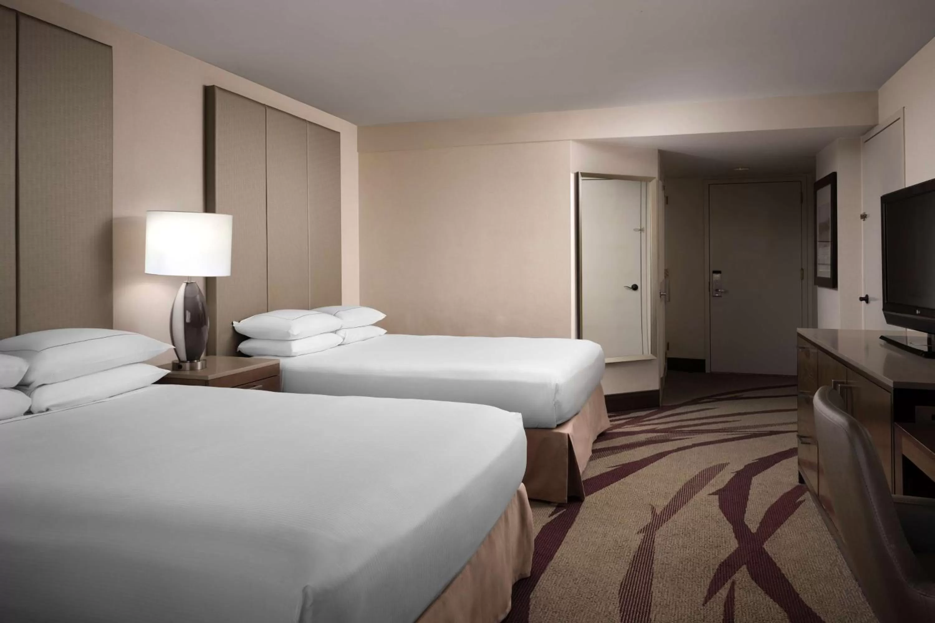 Premium Queen Room with Two Queen Beds in Hilton Long Beach Hotel