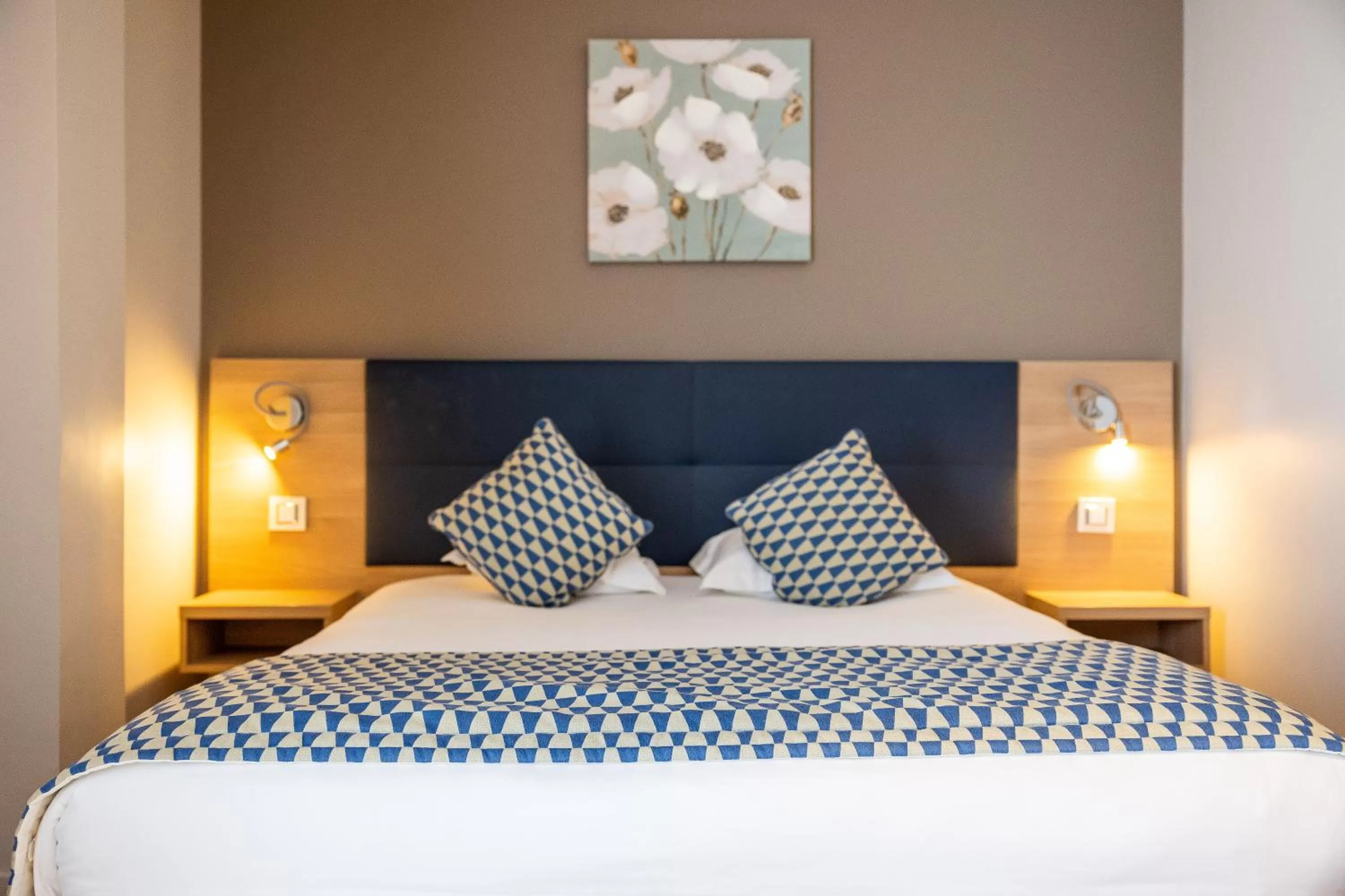 Comfort Street Side Room - single occupancy in Hôtel Le Bastia