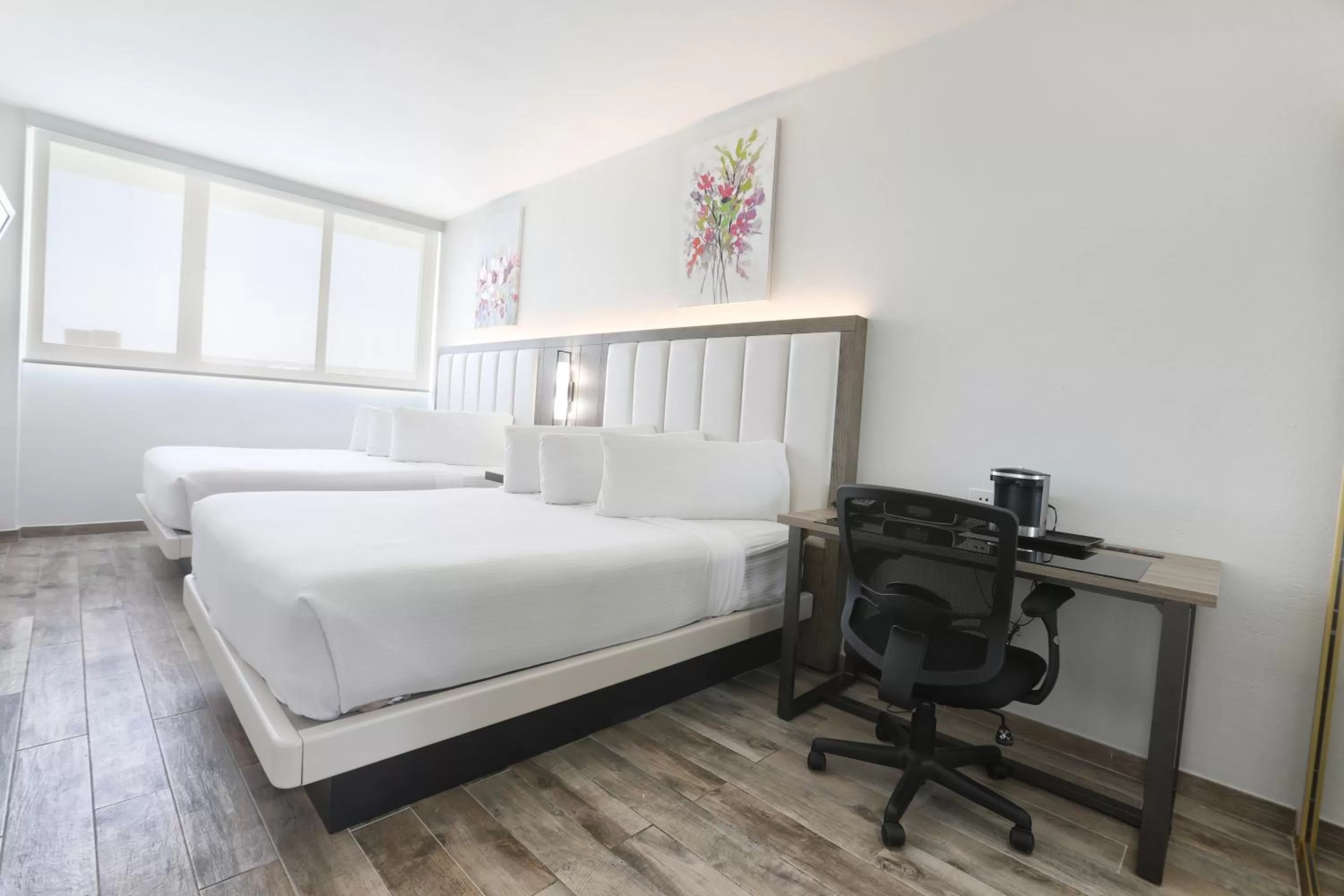 Queen Room with Two Queen Beds - Disability Access in San Juan Airport Hotel
