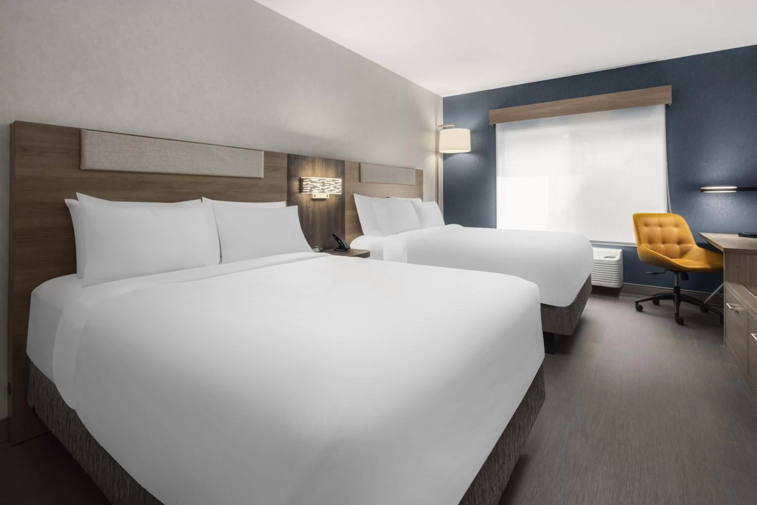 Queen Room with Two Queen Beds - Mobility Access Tub/Non-Smoking in Holiday Inn Express Bothell by IHG
