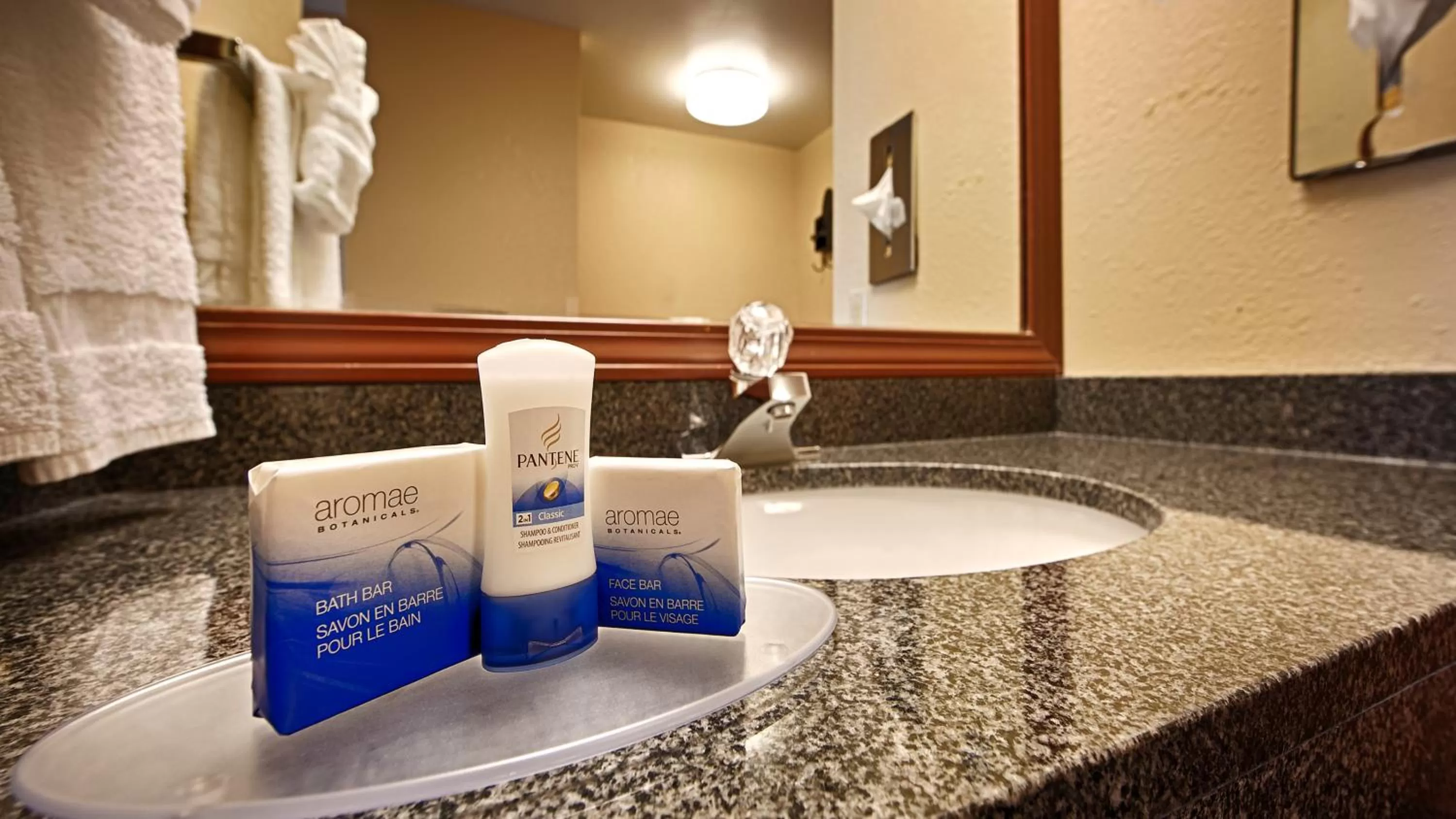 King Suite - Non-Smoking in Best Western Luxbury Inn Fort Wayne