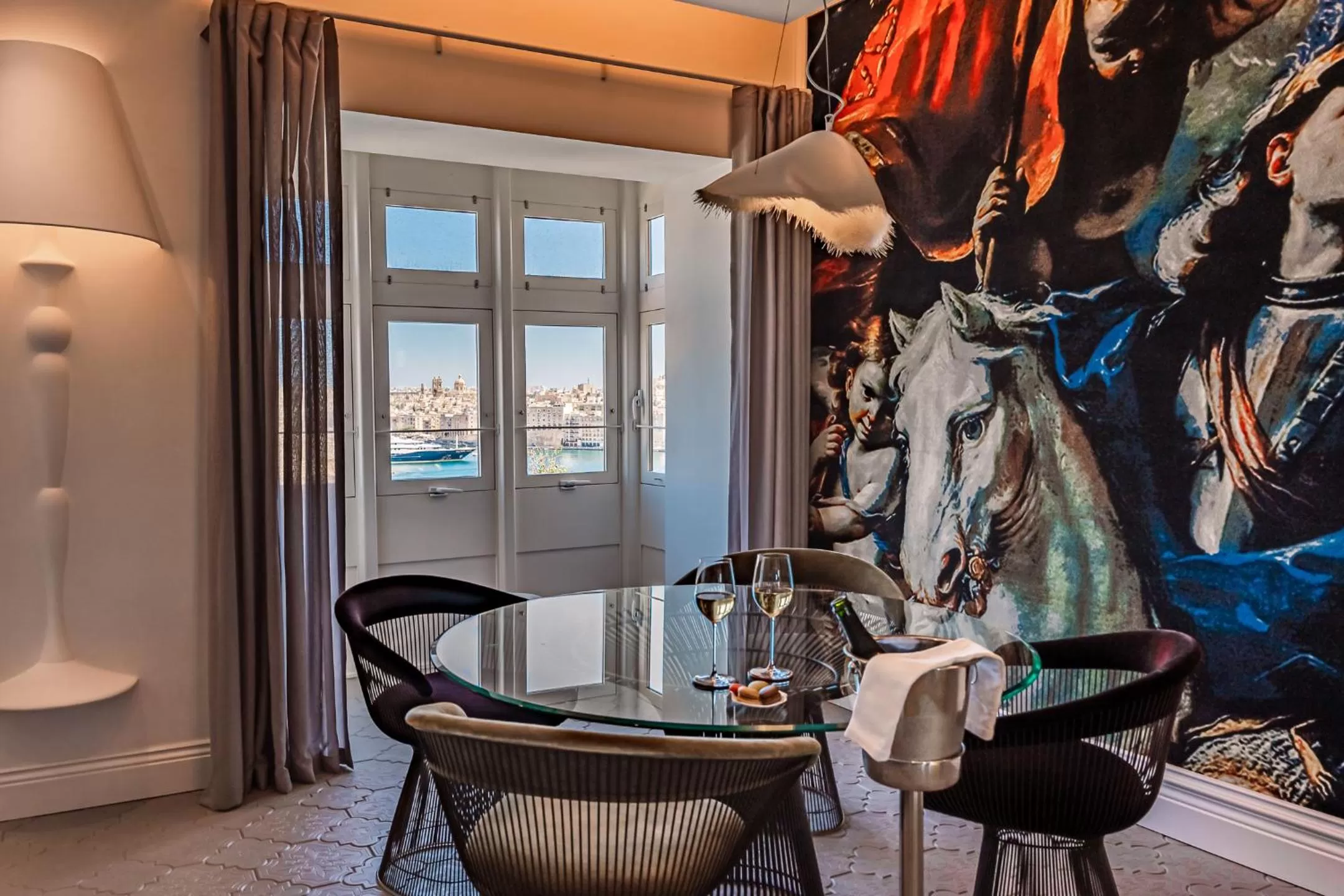 One Bedroom Apartment with Grand Harbor View - Annex in Iniala Harbour House