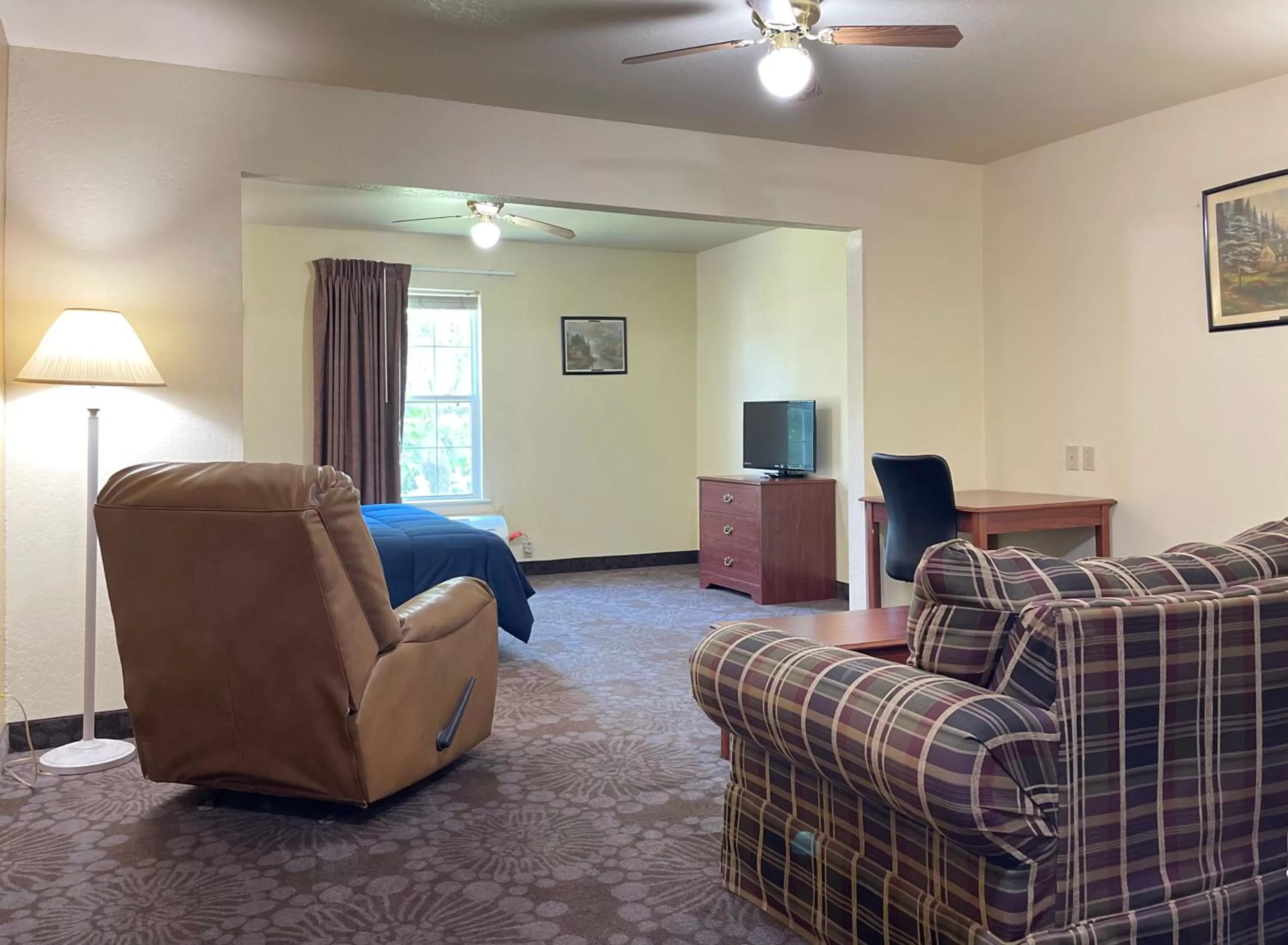 Superior King Suite in Candlelight Inn & Suites Hwy 69 near McAlester