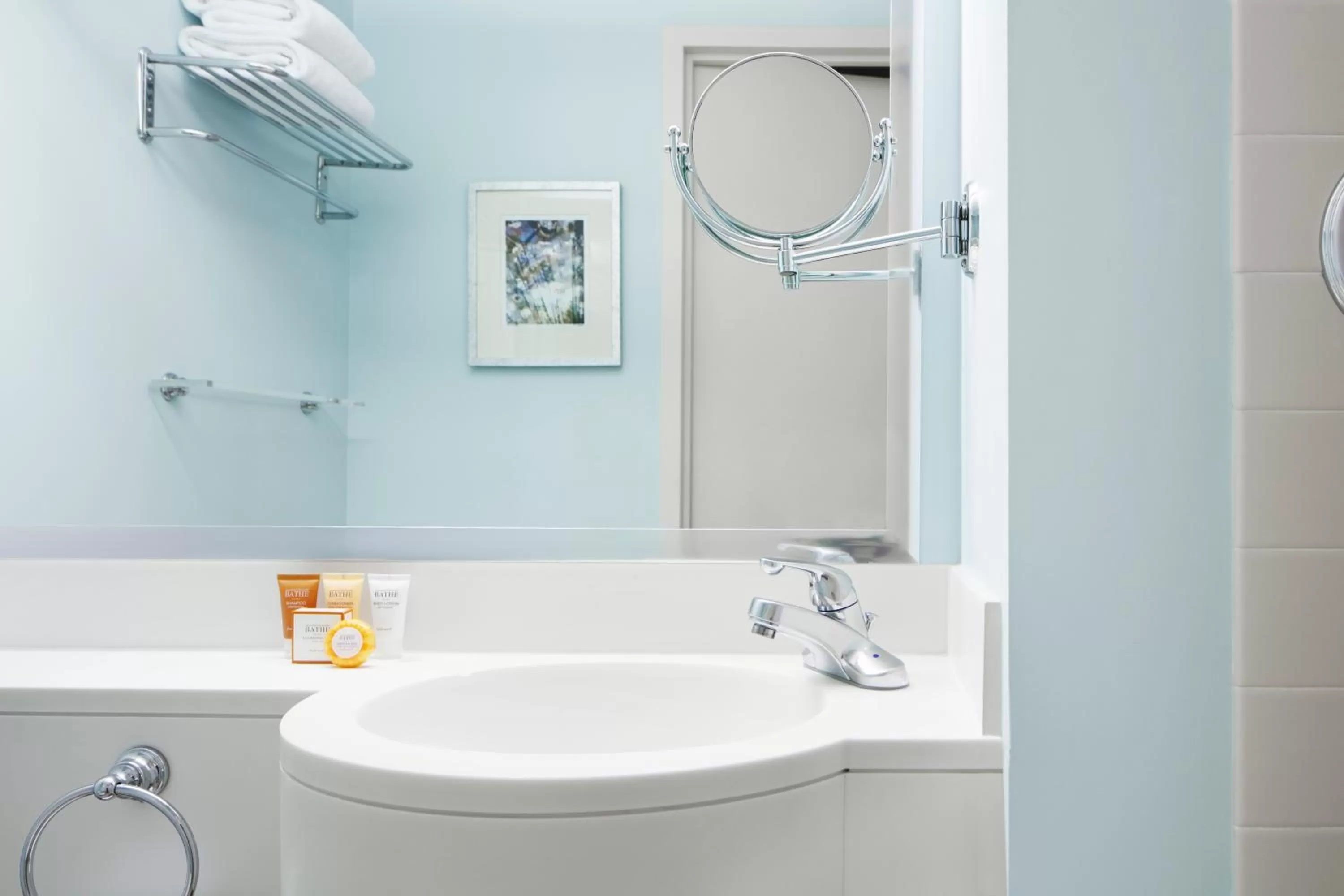 Standard King Room in Club Quarters Hotel Wacker at Michigan, Chicago