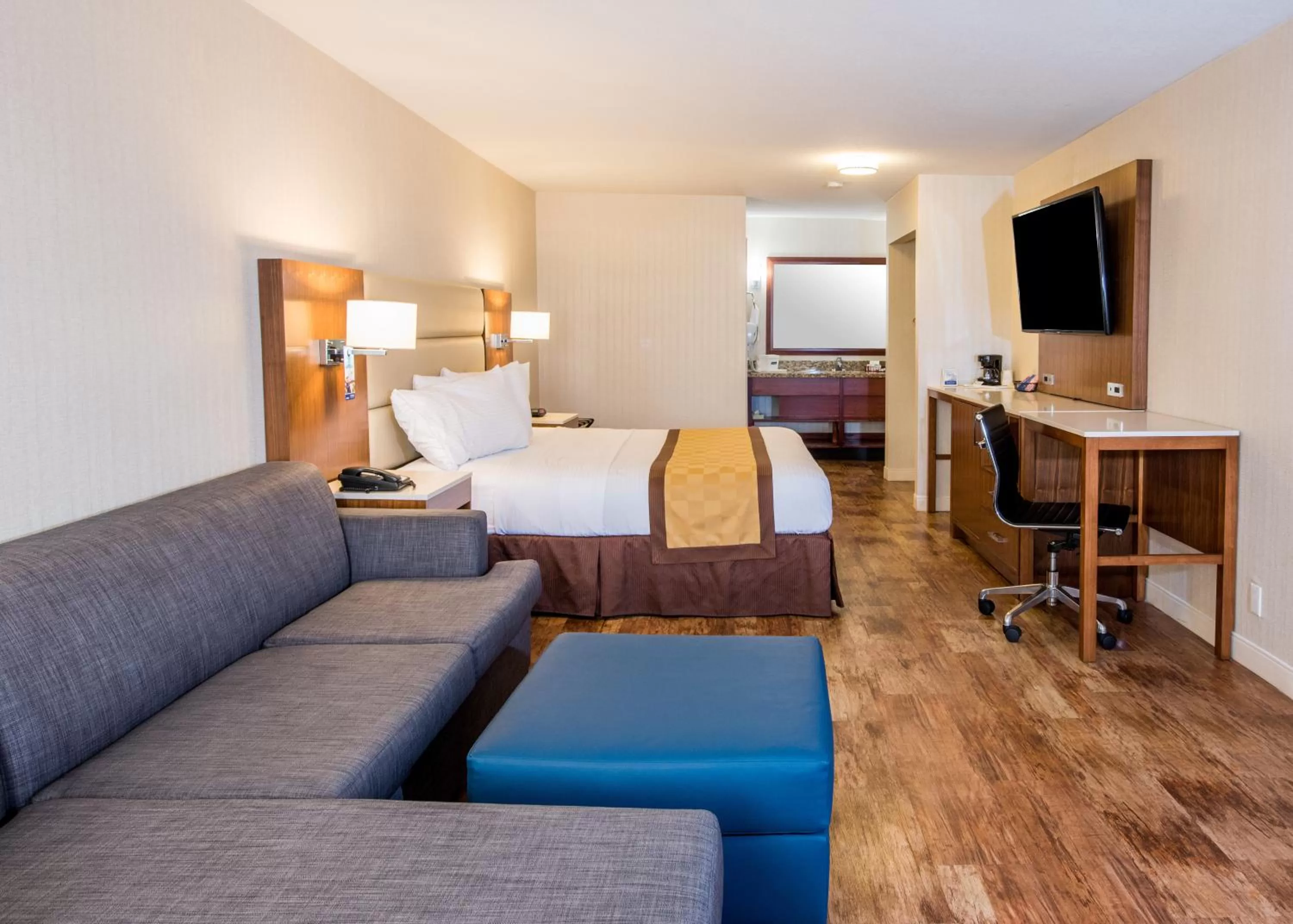King Room - Non-Smoking in Travelodge by Wyndham Culver City