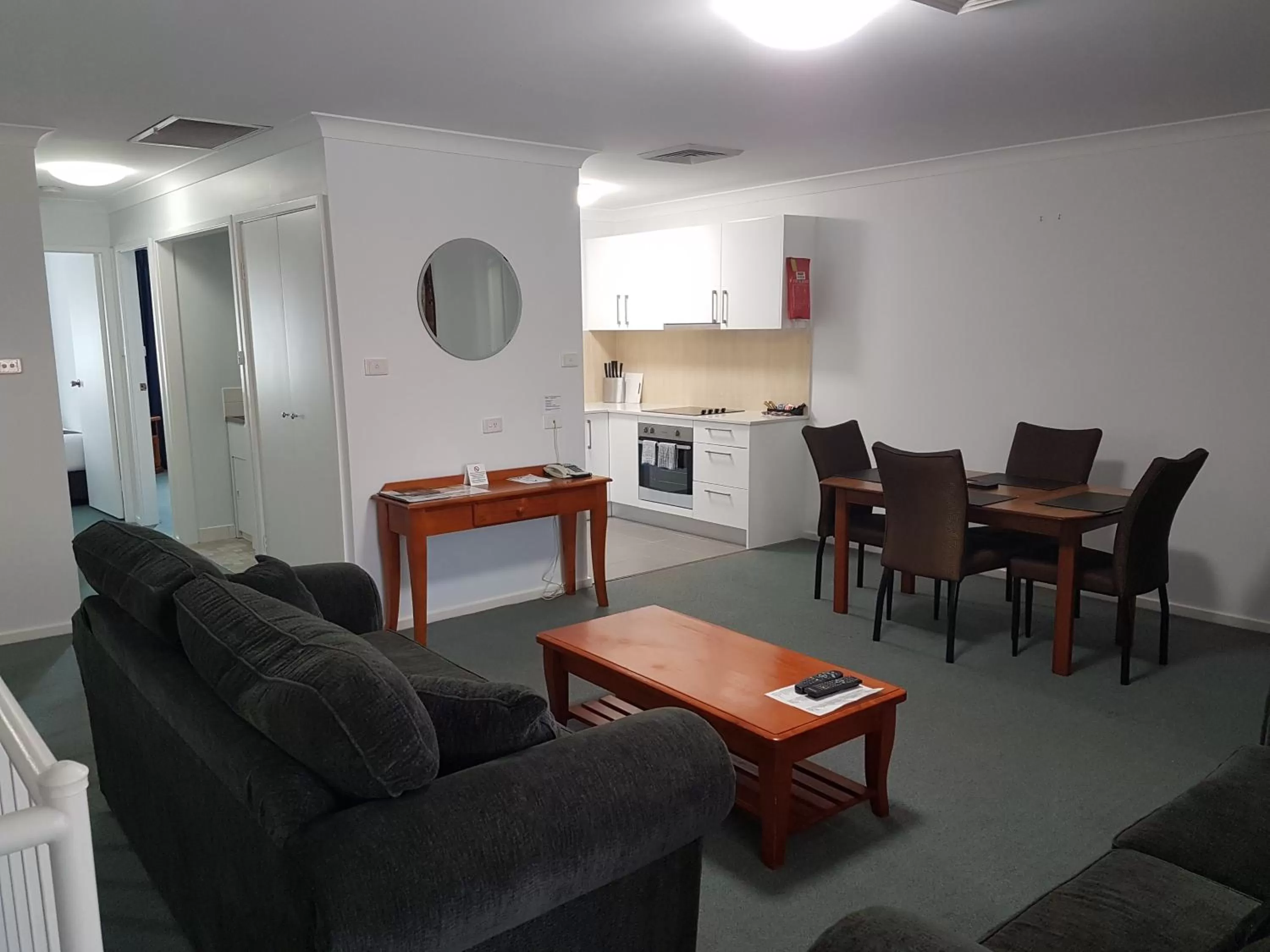 Two-Bedroom Apartment in Mid City Motor Inn Singleton