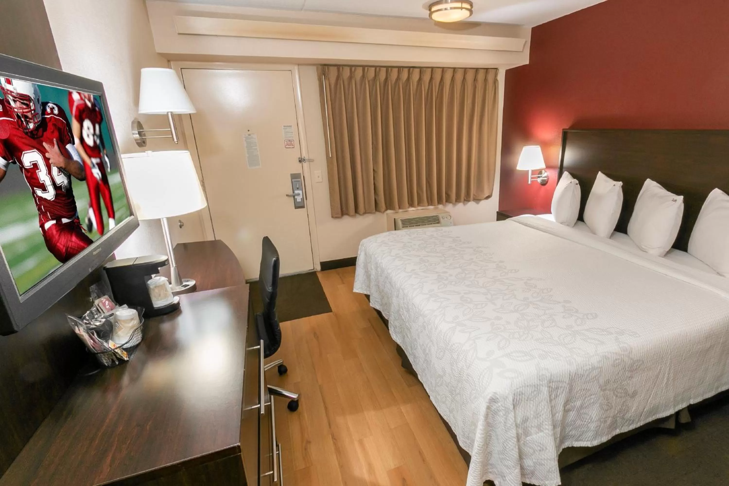 Standard King Room Smoke Free in Red Roof Inn PLUS+ St. Louis - Forest Park / Hampton Ave.