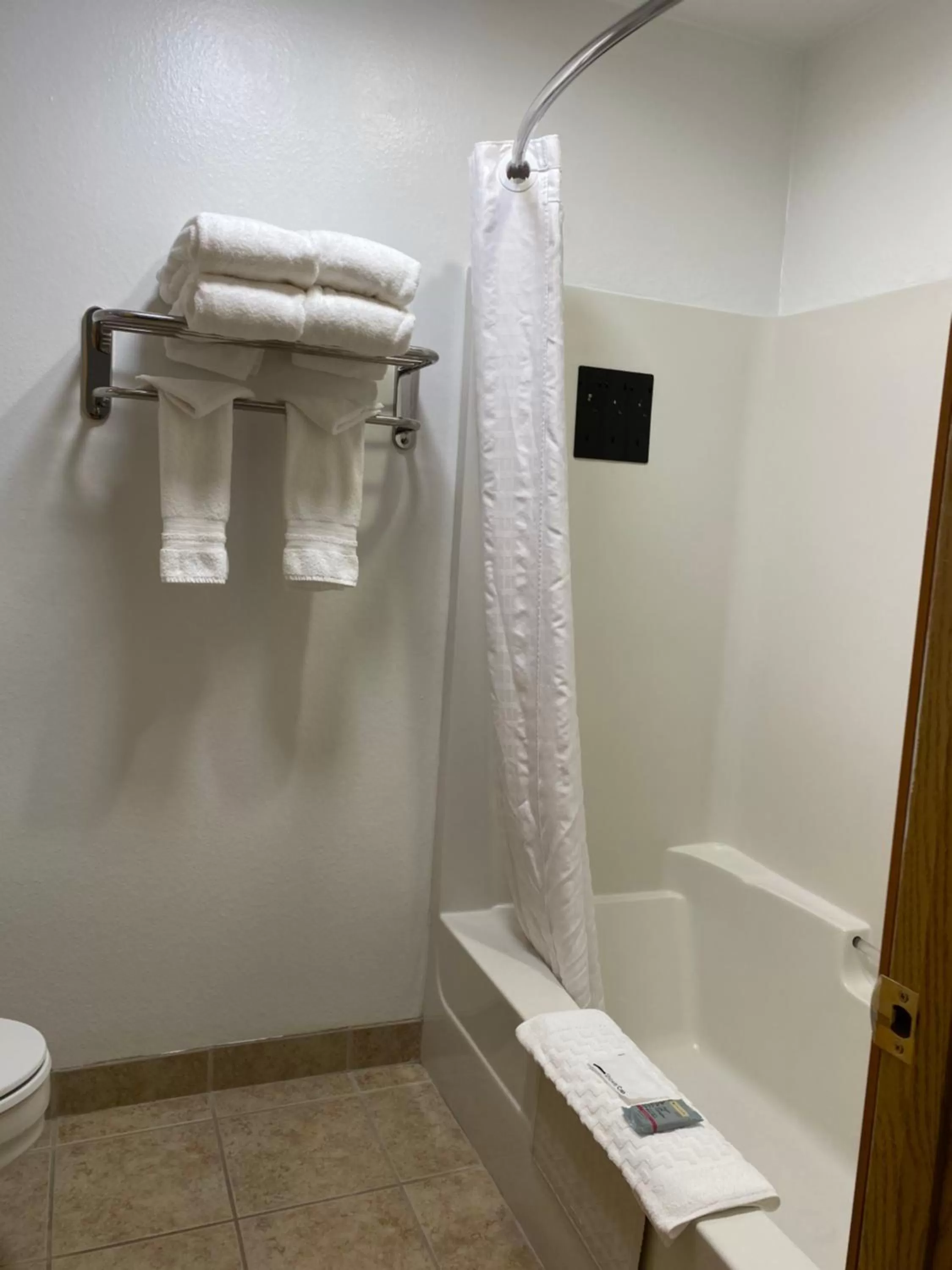 King Suite - Non-Smoking in Wingate by Wyndham Mount Vernon