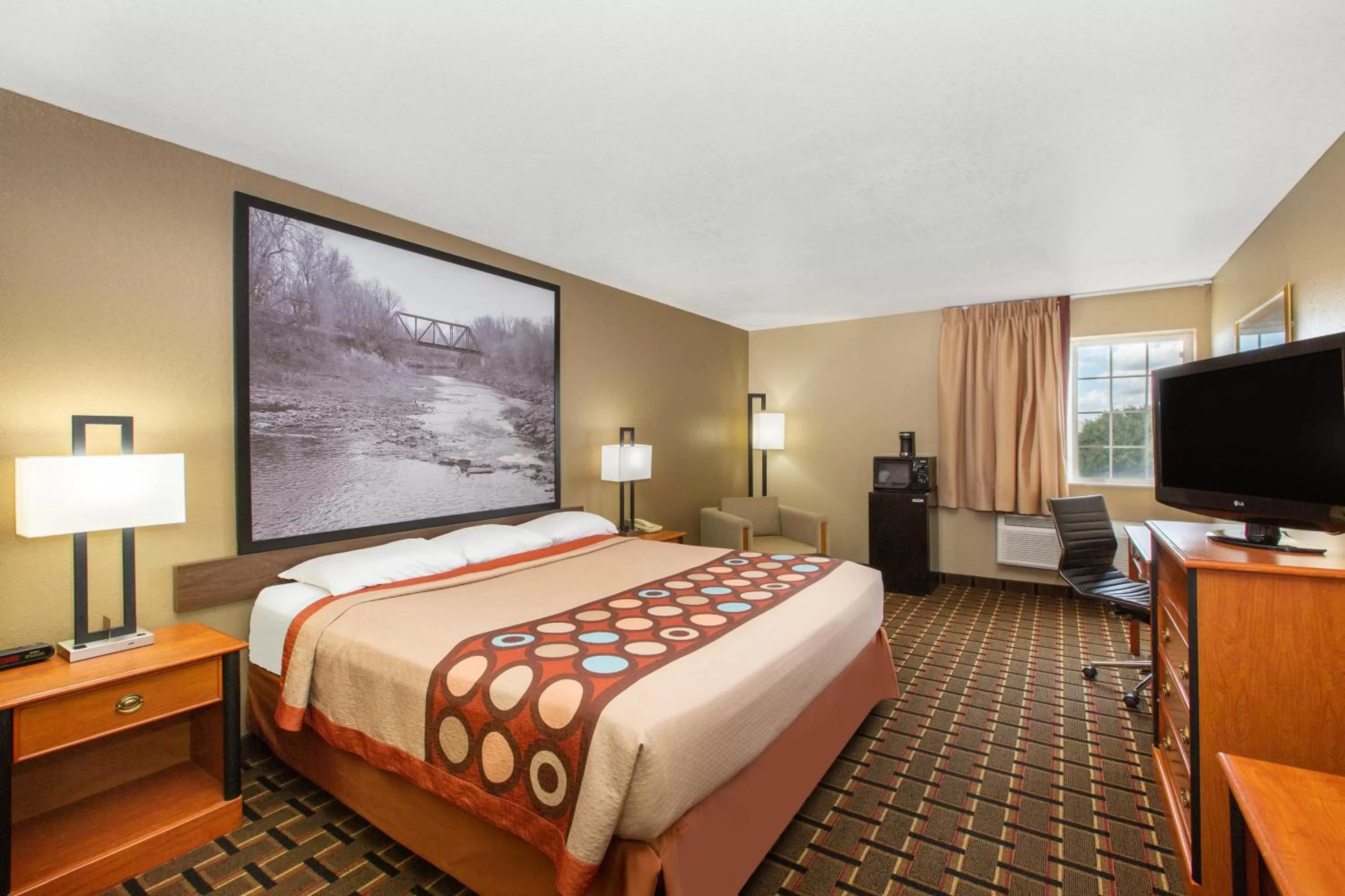 King Room - Disability Access/Non-Smoking in Super 8 by Wyndham Ottawa