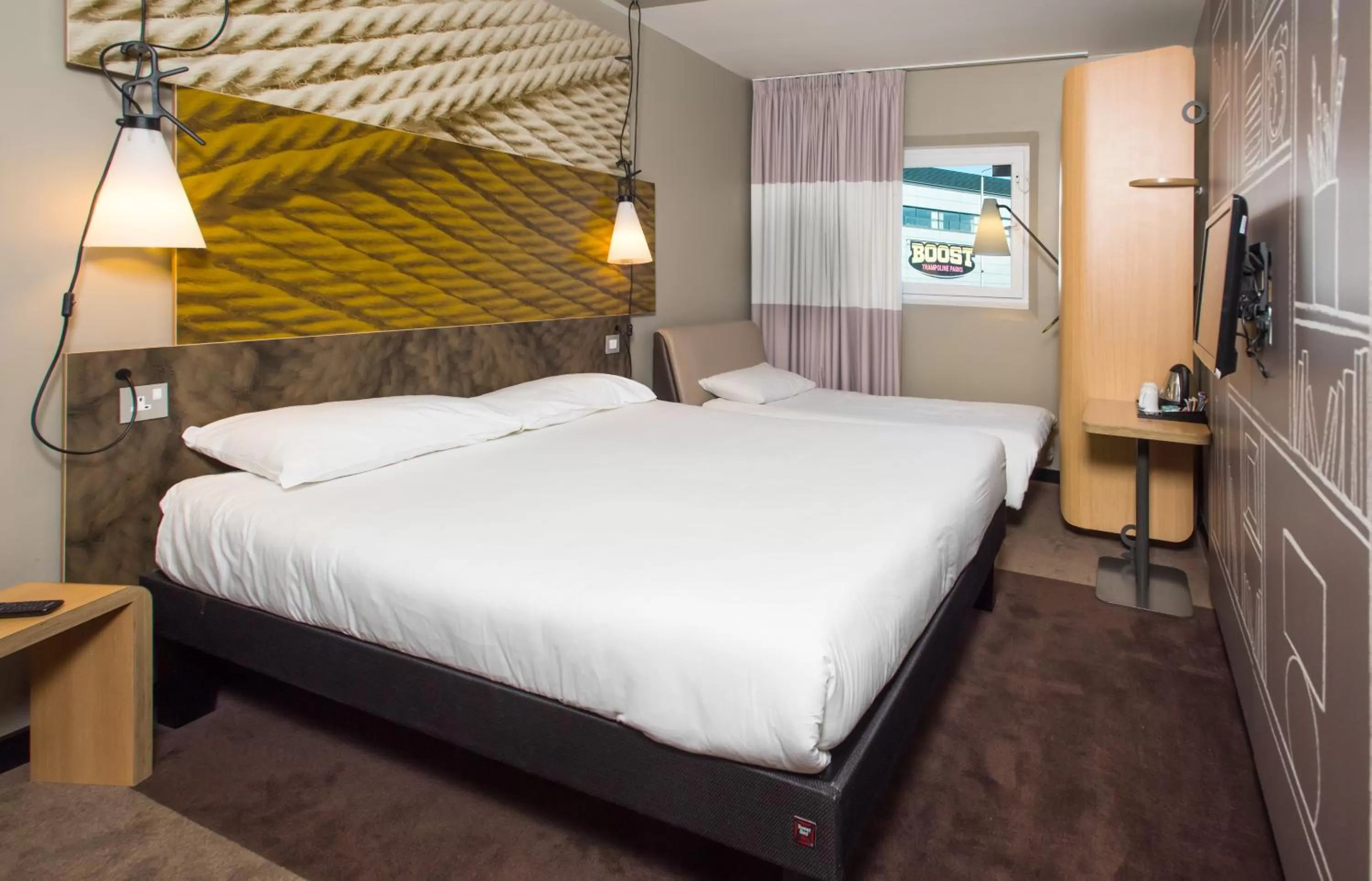 Family Room with 1 Double Bed and 1 Sofa Bed in ibis Leicester