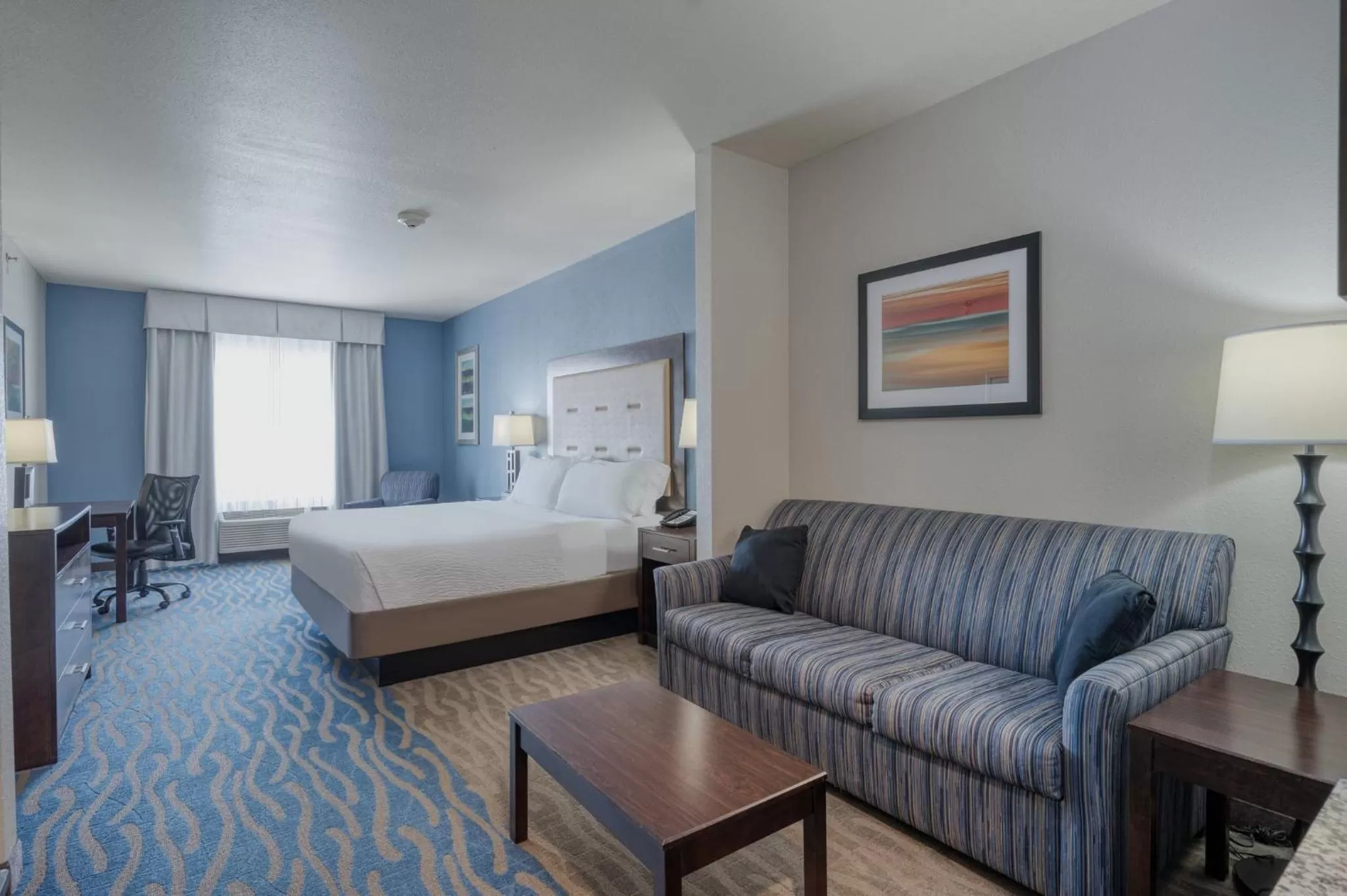 King Suite in Holiday Inn Express and Suites Edwardsville by IHG