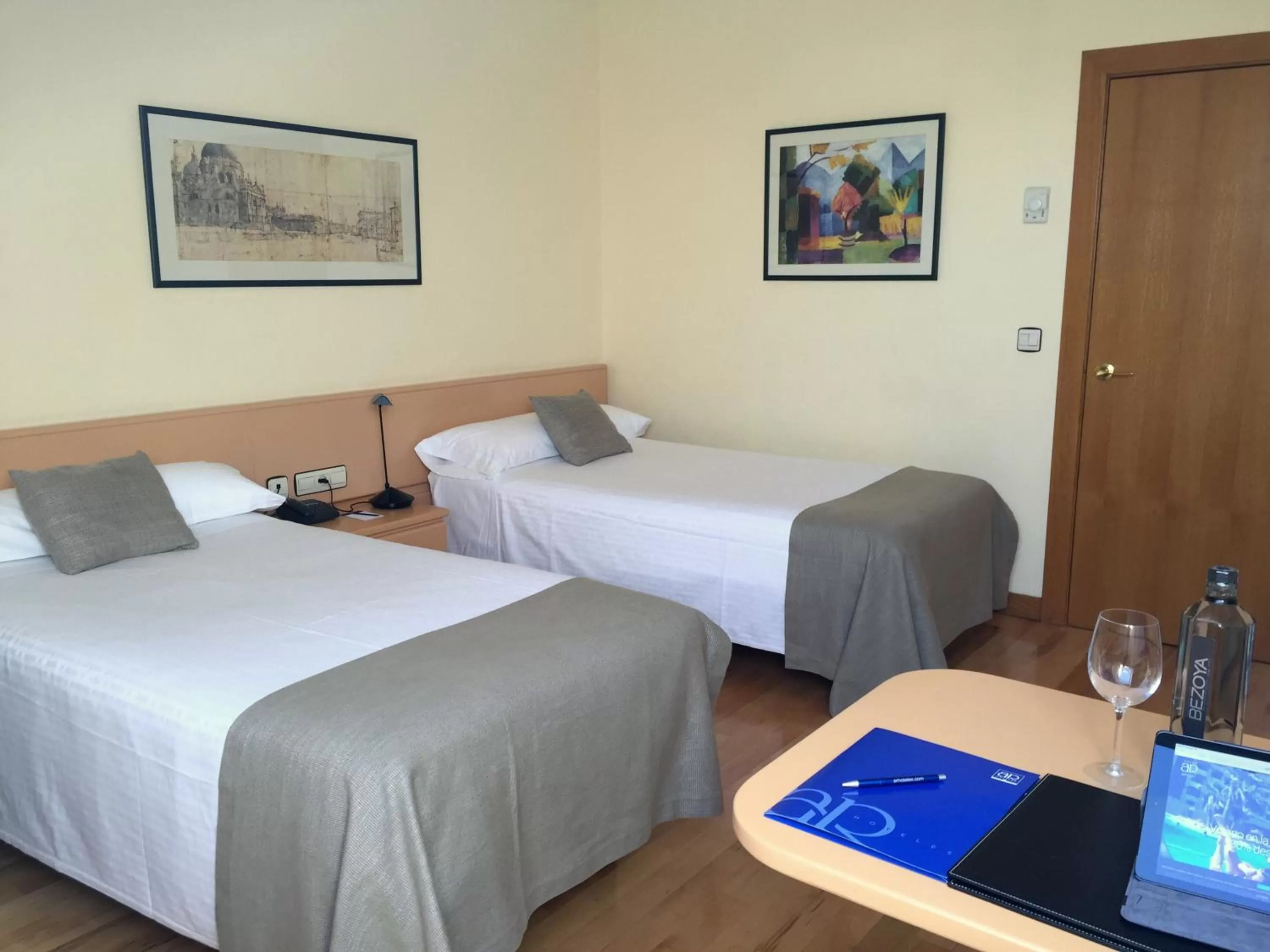 Twin Room in Parquesur