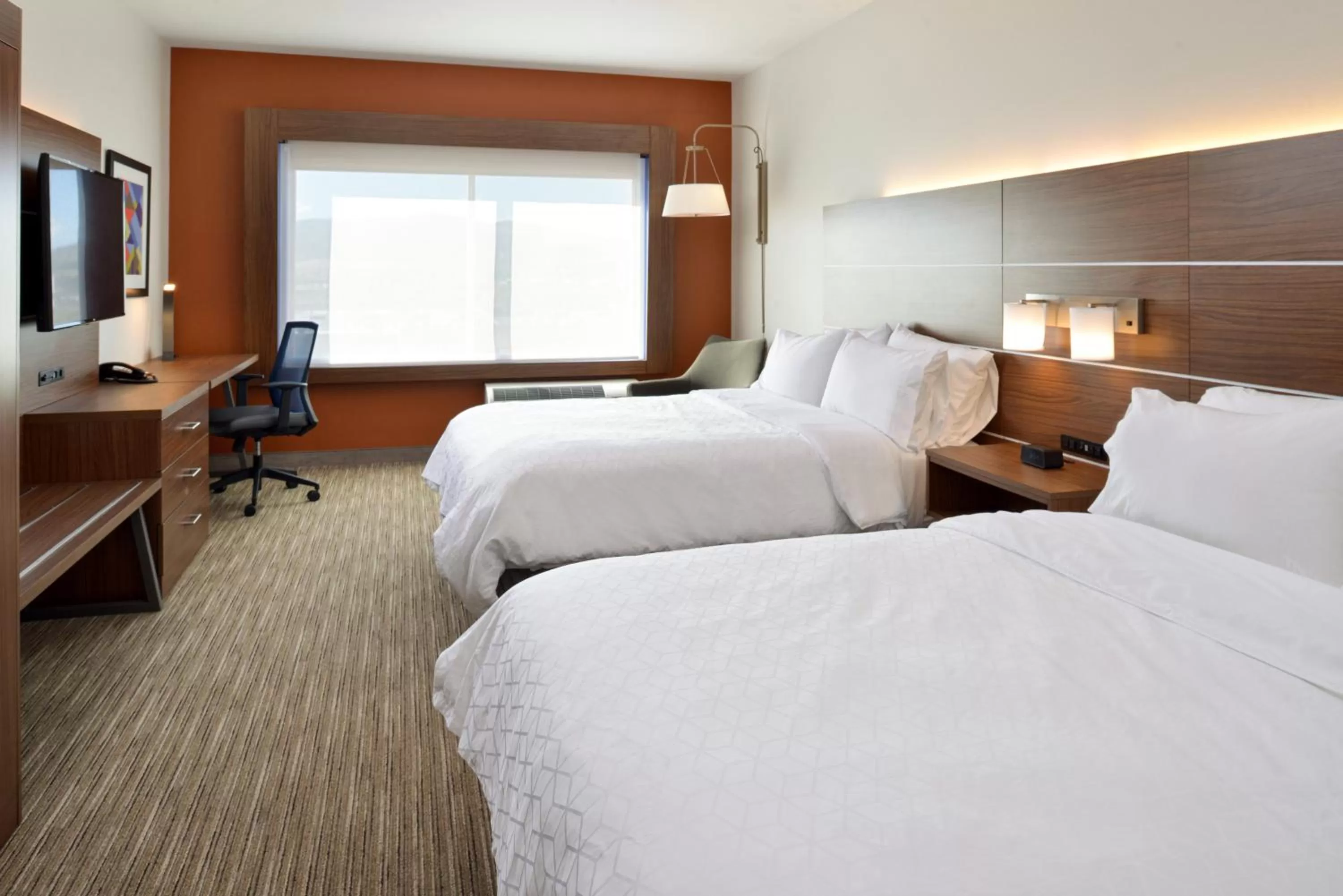 Twin Room with Mobility Accessible Trans Shower - Non-Smoking in Holiday Inn Express & Suites - Elko by IHG