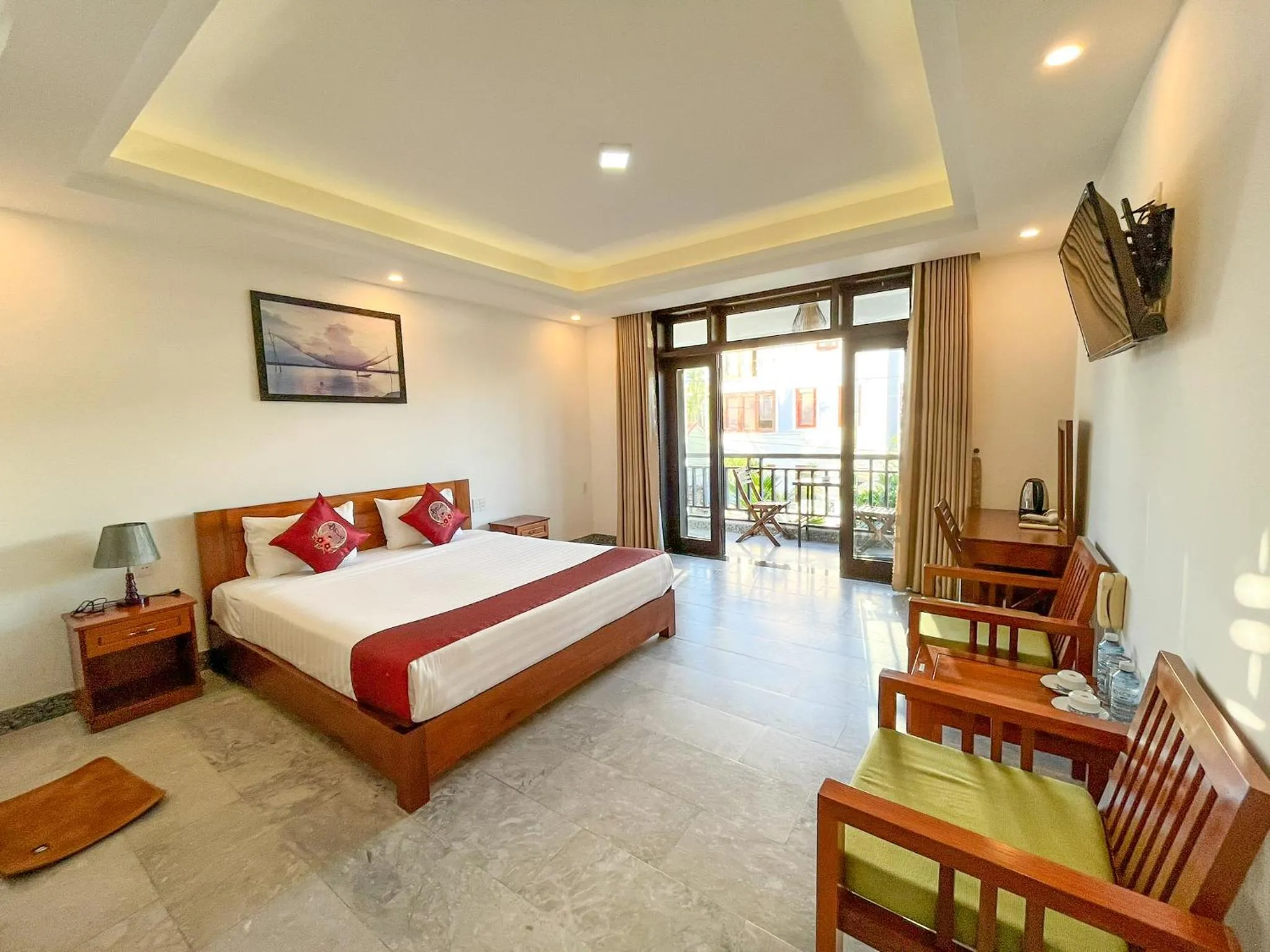 Queen Room with Garden View in Trendy Life Villa Hoi An