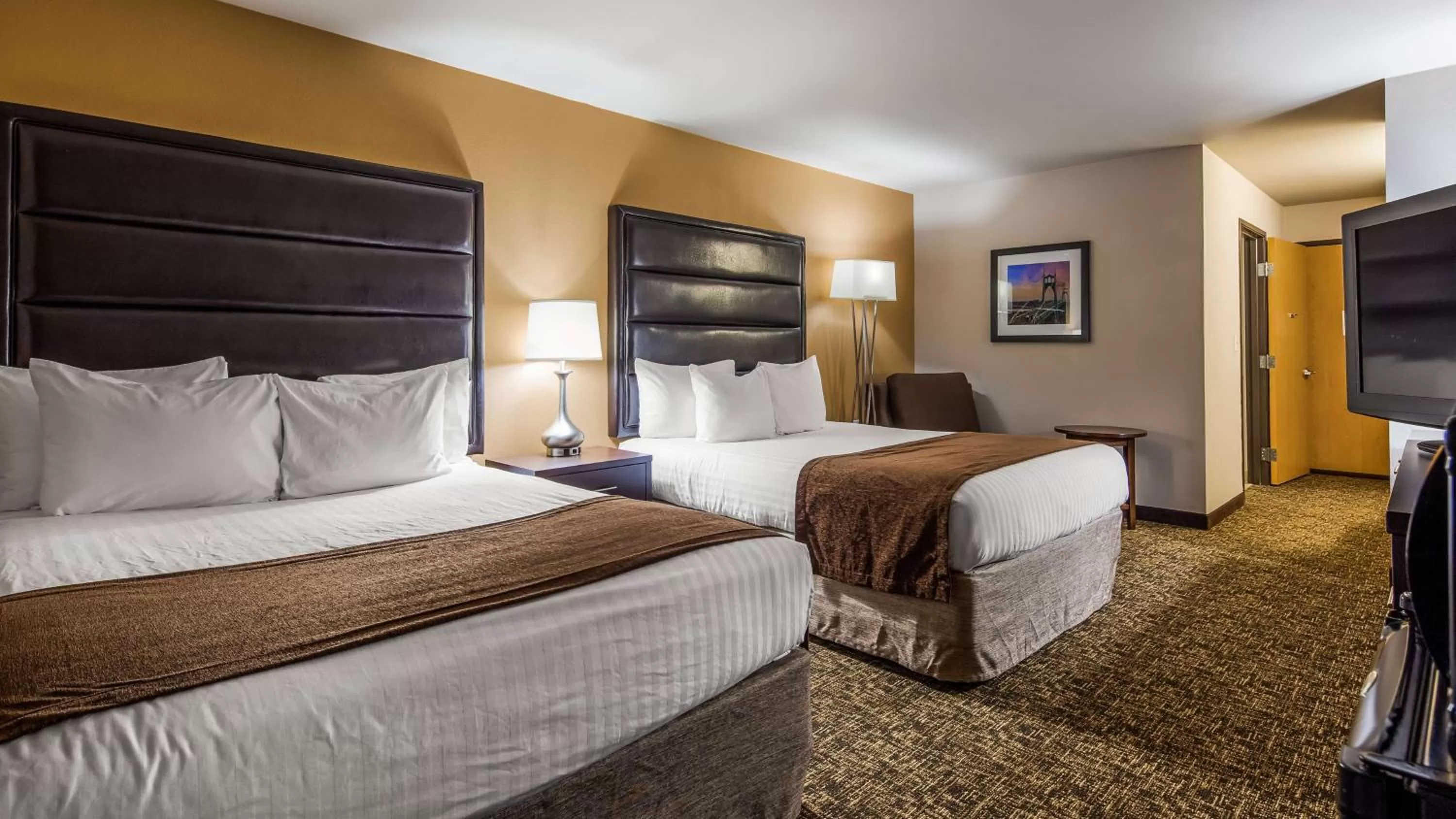 Queen Room with Two Queen Beds - Disability Access/Bath Tub in Best Western Oak Meadows Inn