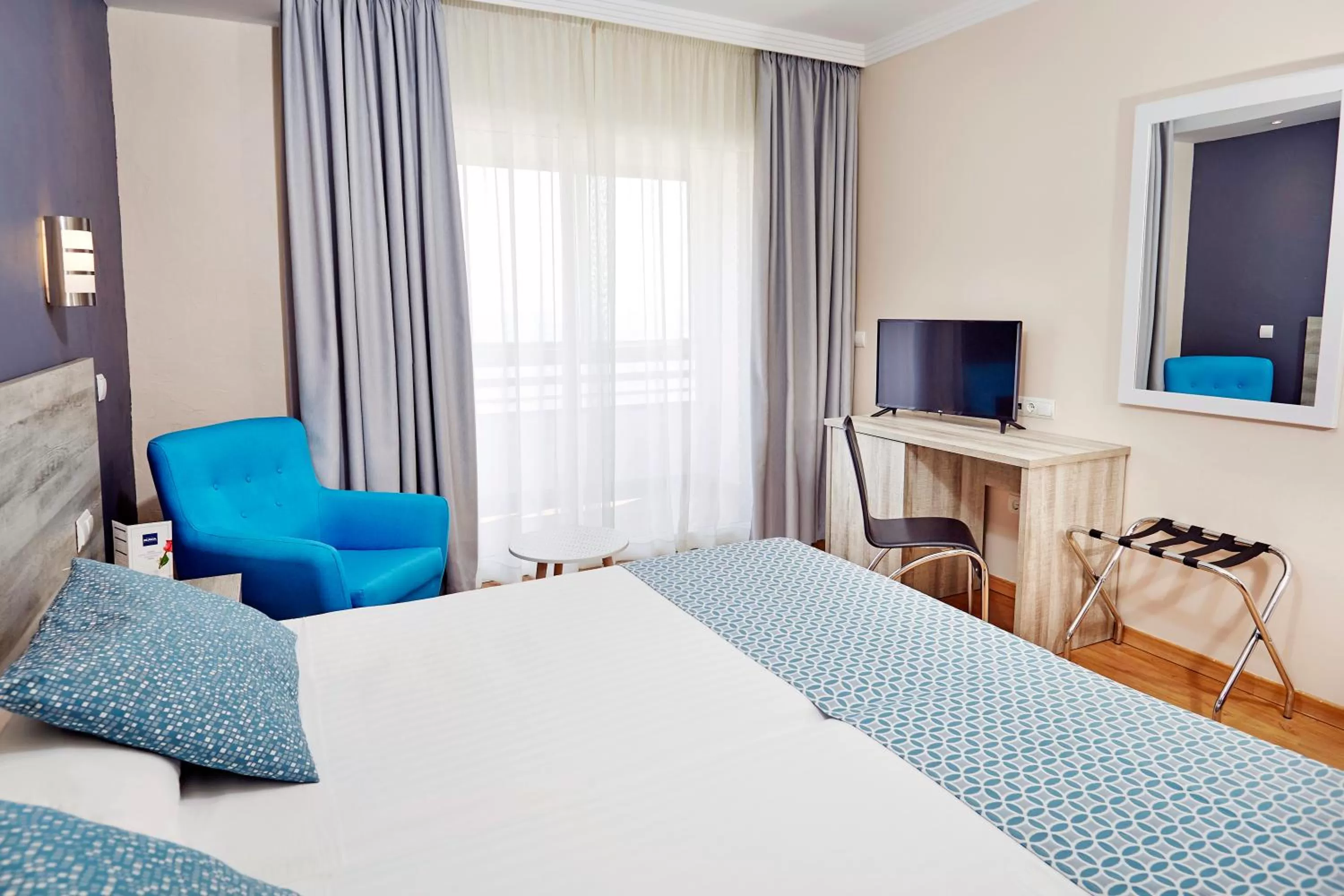 Superior Double Room with Sea View in Sercotel Maya Alicante
